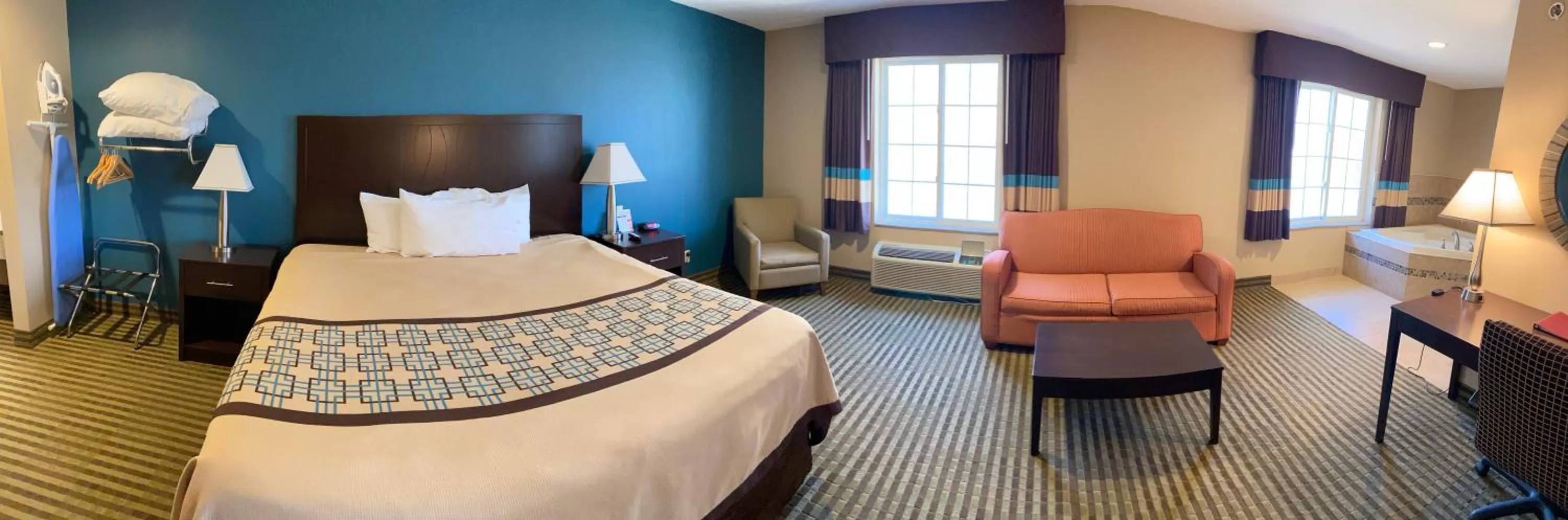 King Suite with Spa Bath in Victorian Inn