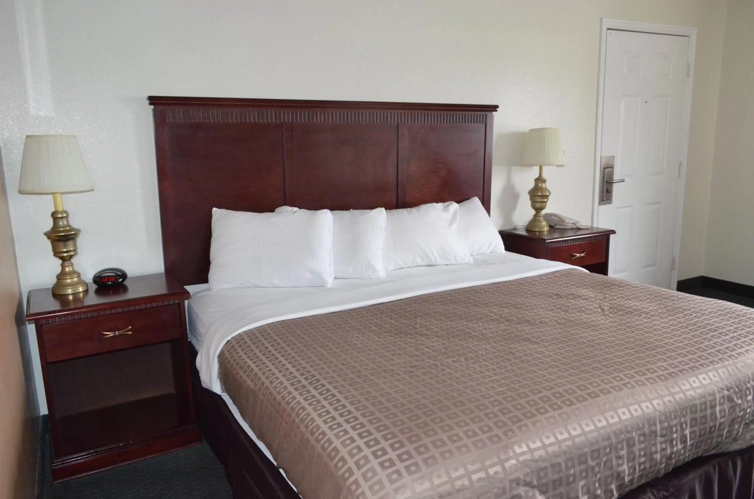 King Room - single occupancy - Non-Smoking in National 9 Mount Nebo