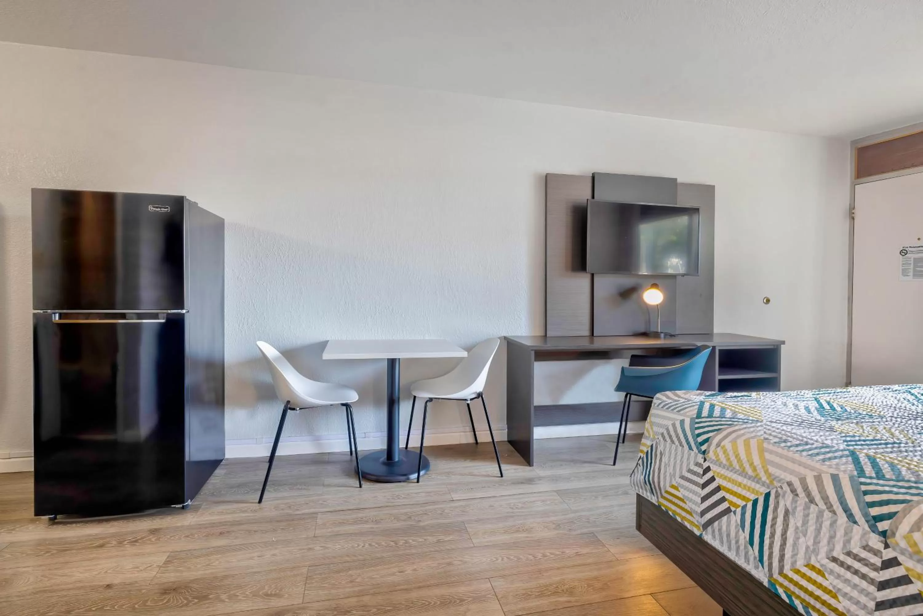 Quadruple Room - Non-Smoking in Studio 6 Effingham, IL