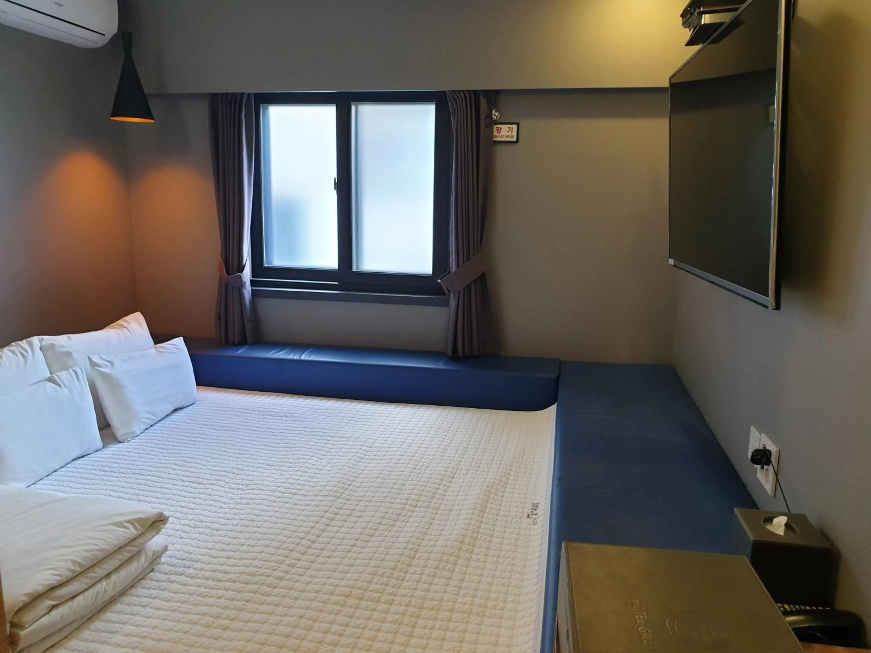 Standard Double Room in Hotel Gray