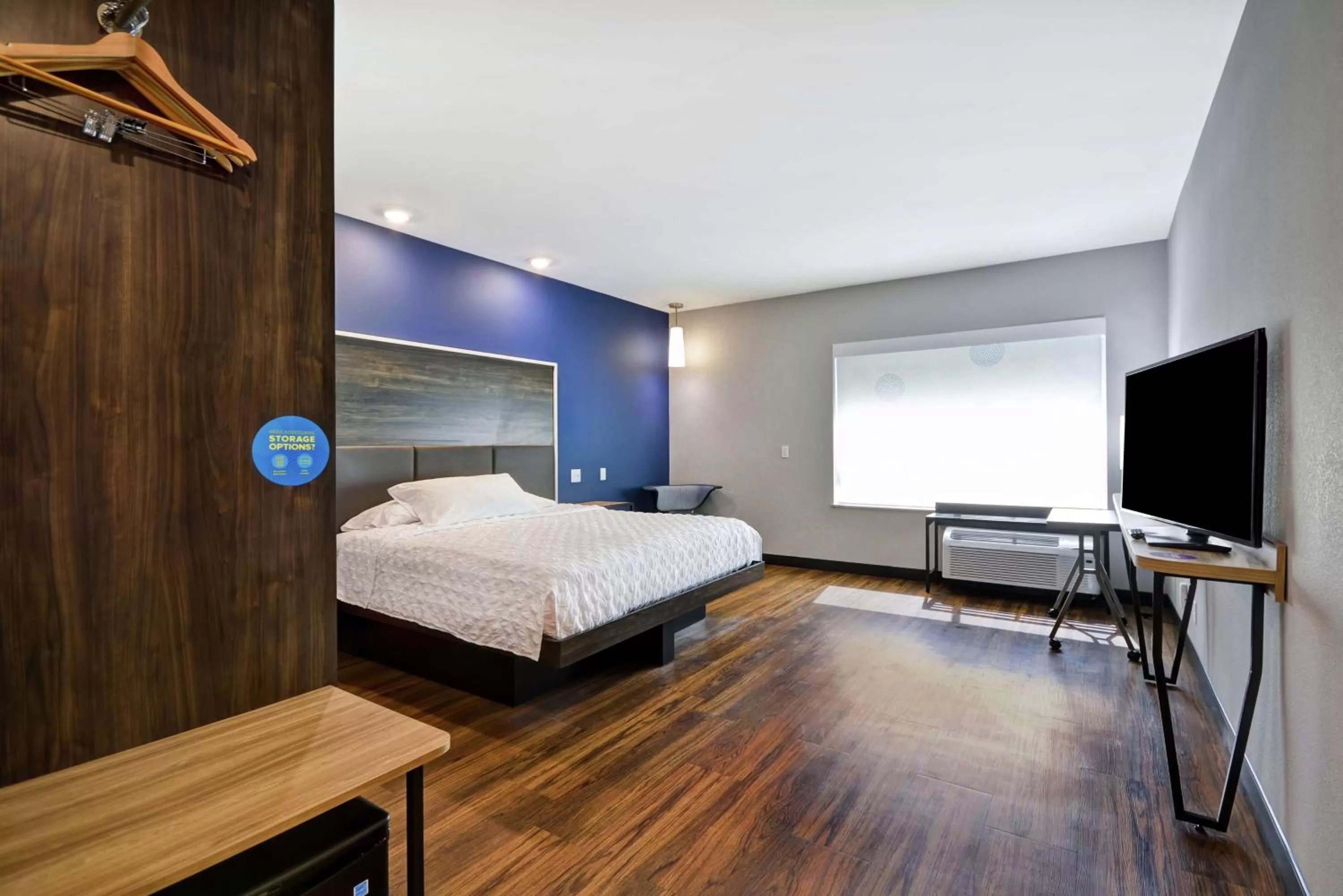 King Room with Accessible Tub - Mobility Access in Tru By Hilton Sumter