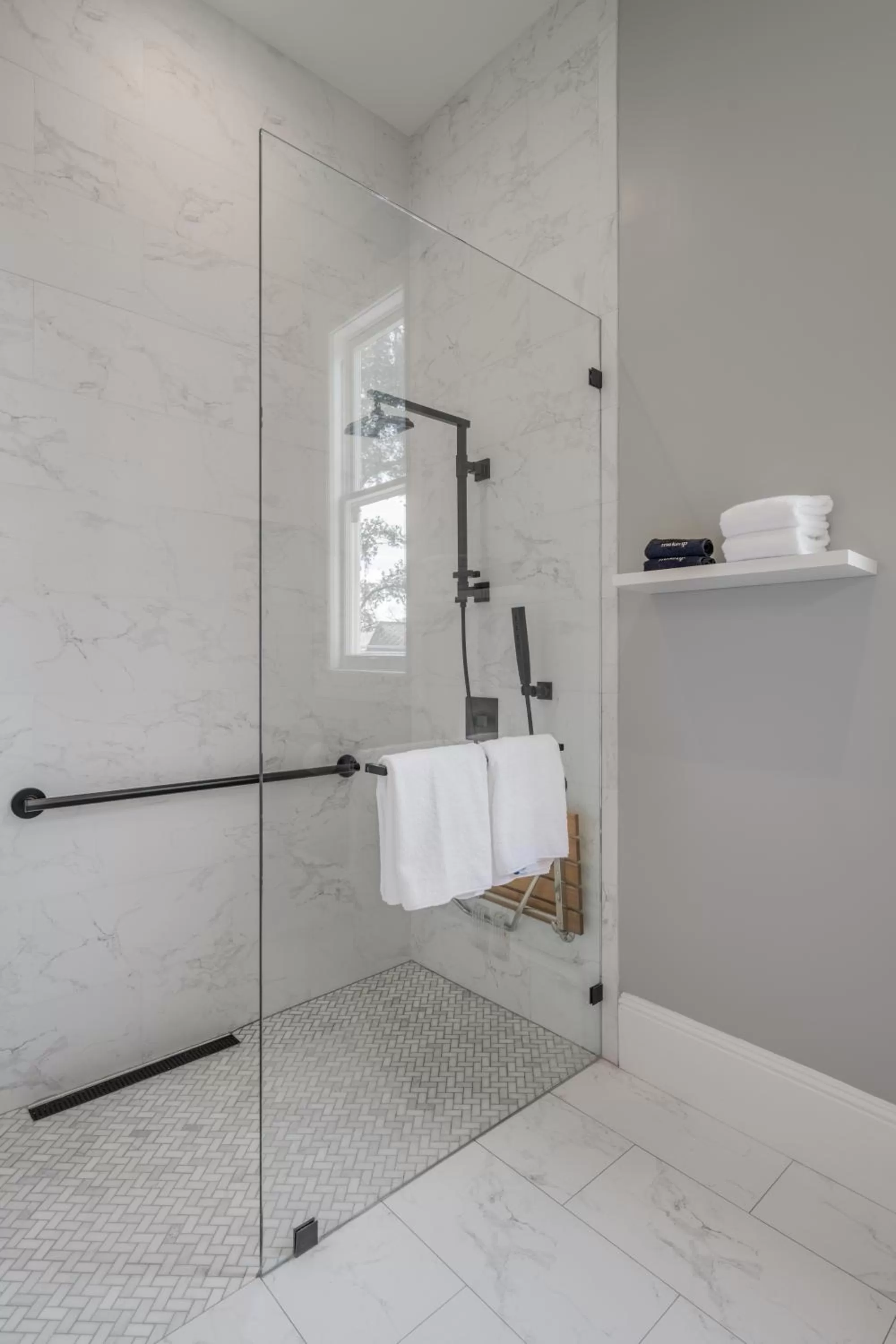 Queen Room - Disability Access in The George - Luxury Boutique Inn