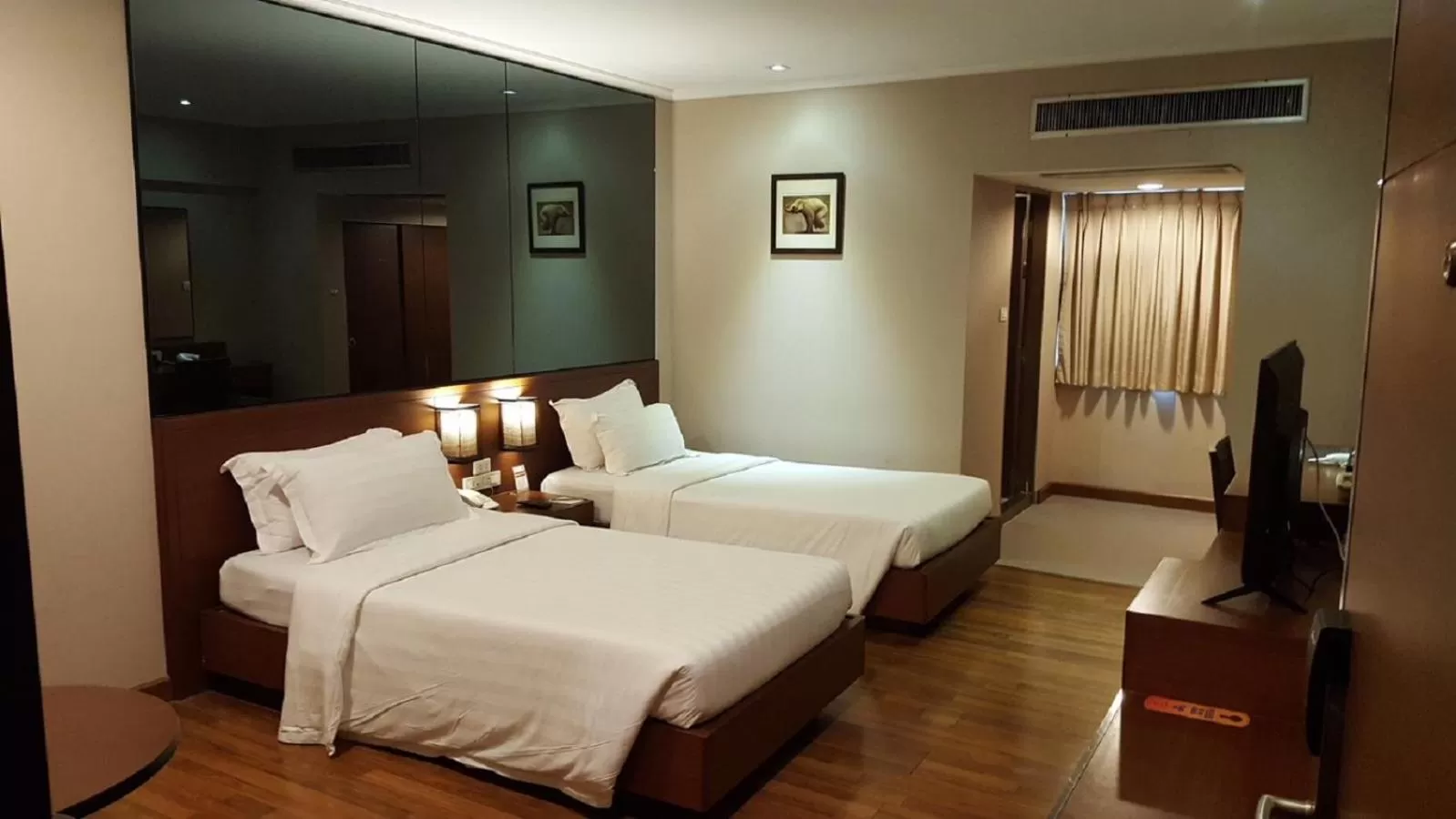Double or Twin Room in S.D. Avenue Hotel