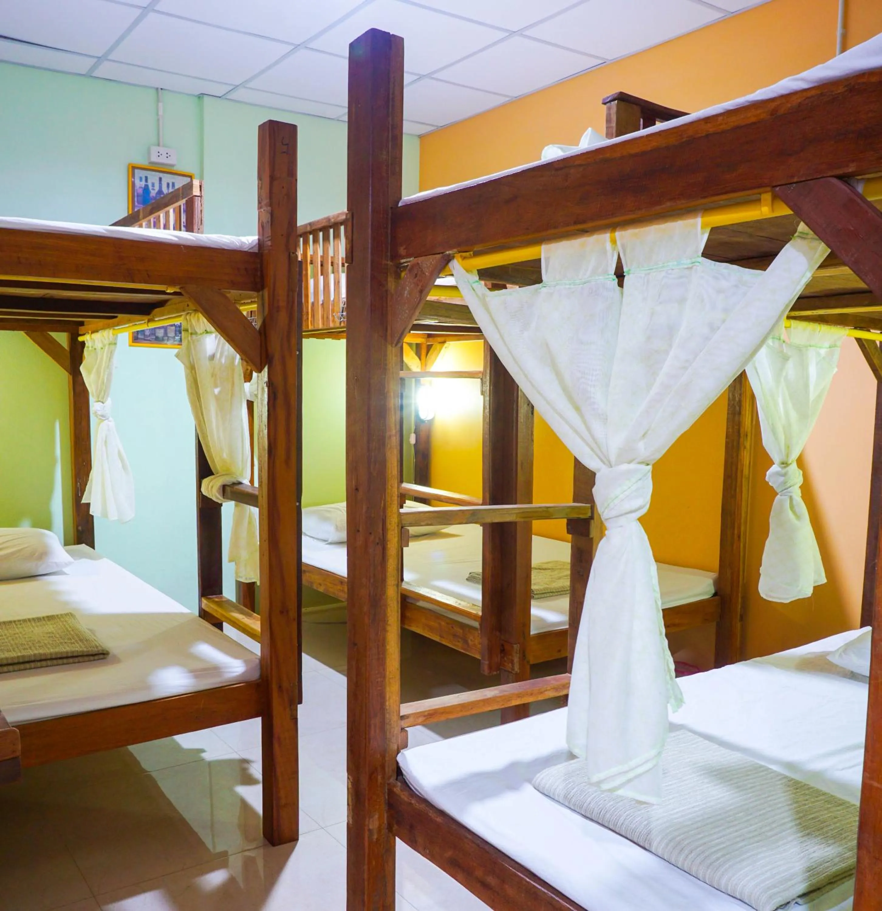 Bunk Bed in Mixed Dormitory Room with Shared Bathroom in Zleep63