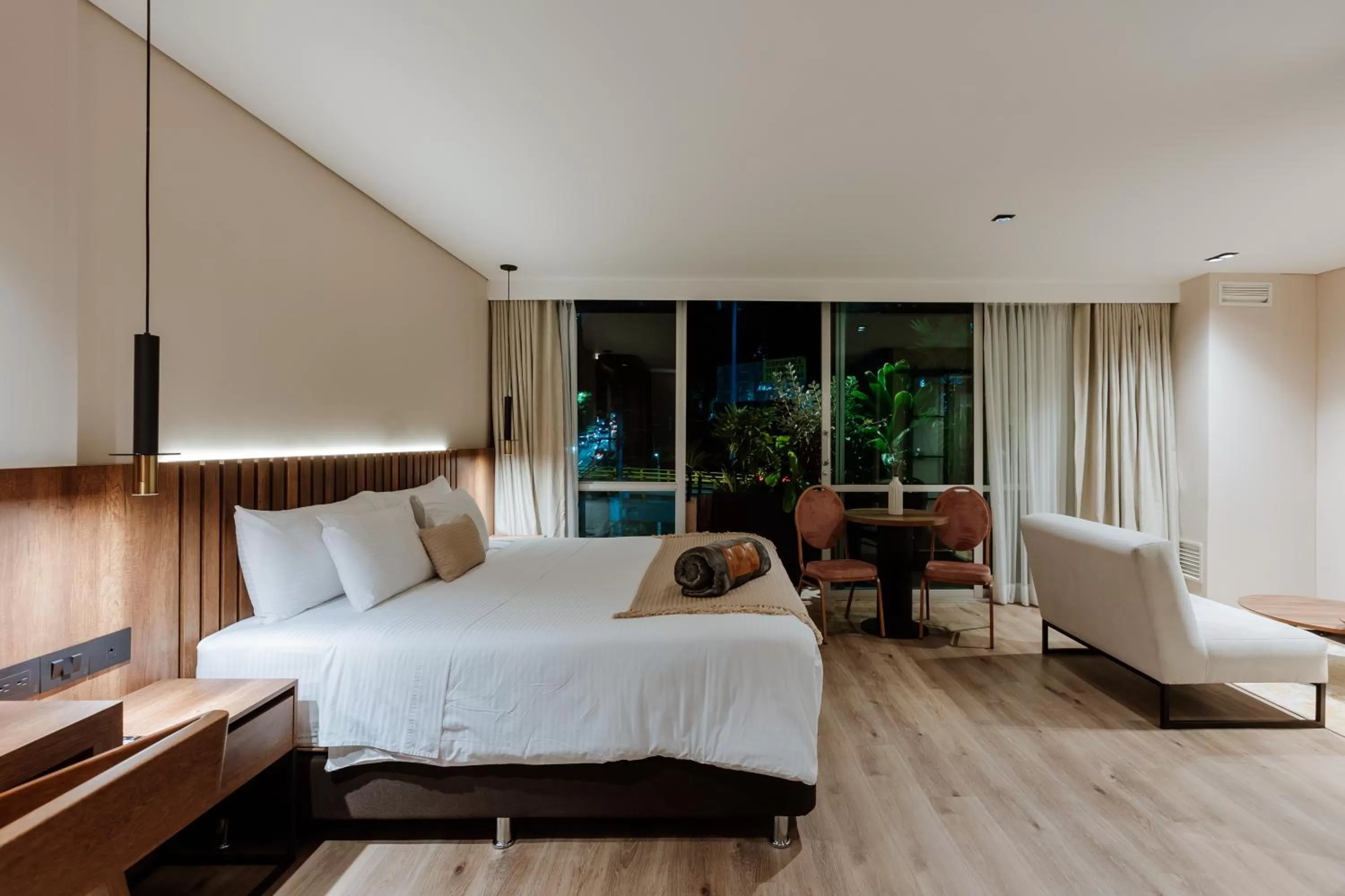 Deluxe Double Room in 1616 Hotel