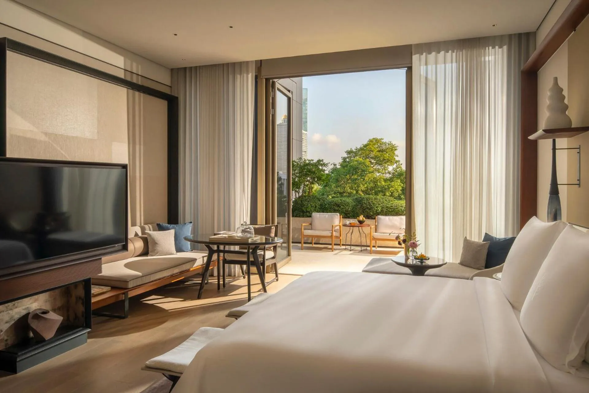Premier Balcony Room King bed in Four Seasons Hotel Bangkok at Chao Phraya River