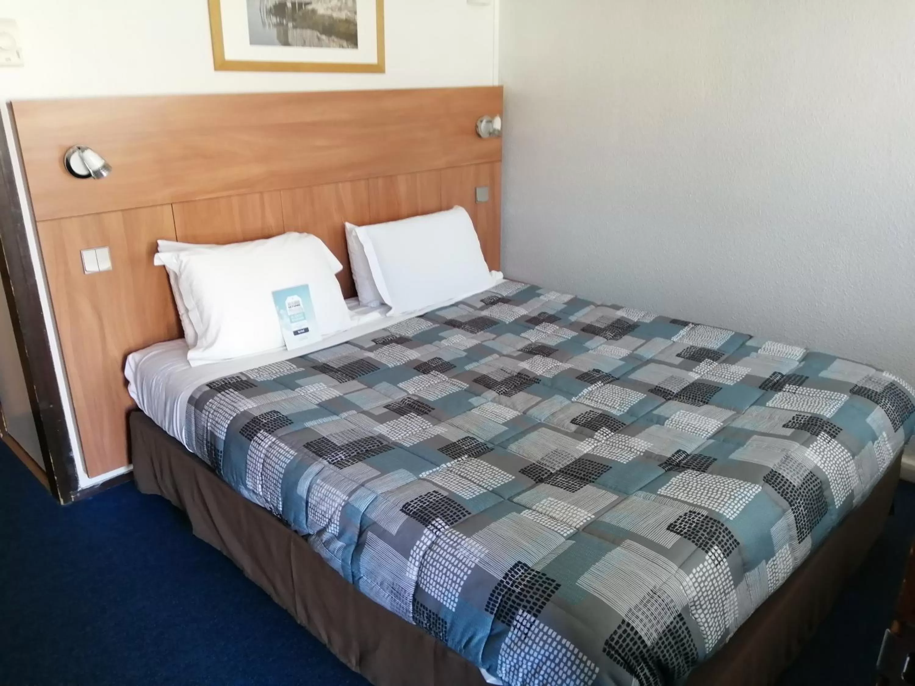 Double Room in Kyriad Angers Sud Ponts-De-Cé