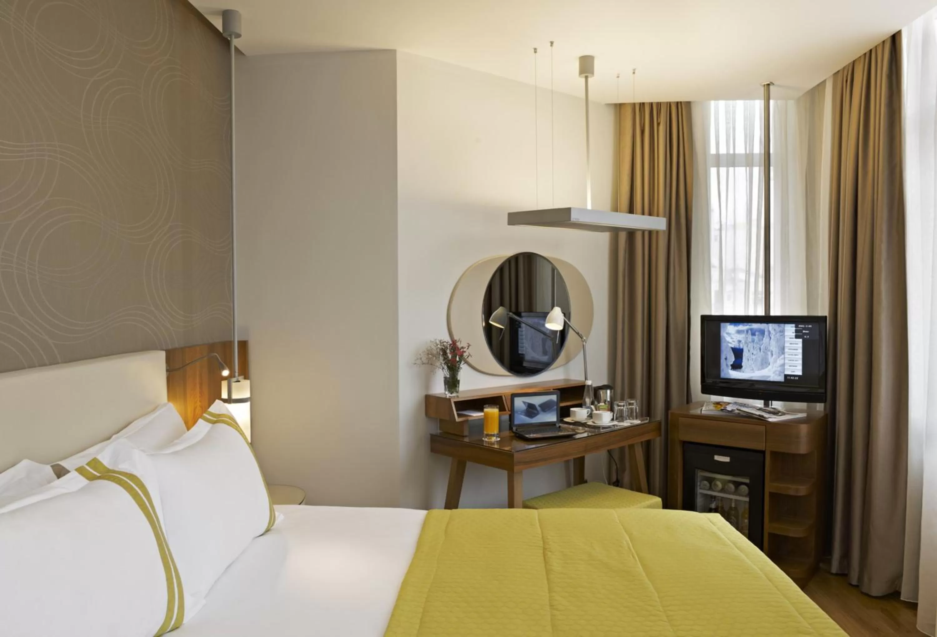 Executive Room With Sofa Bed - Non Smoking in Four Points Flex by Sheraton Istanbul Taksim Square