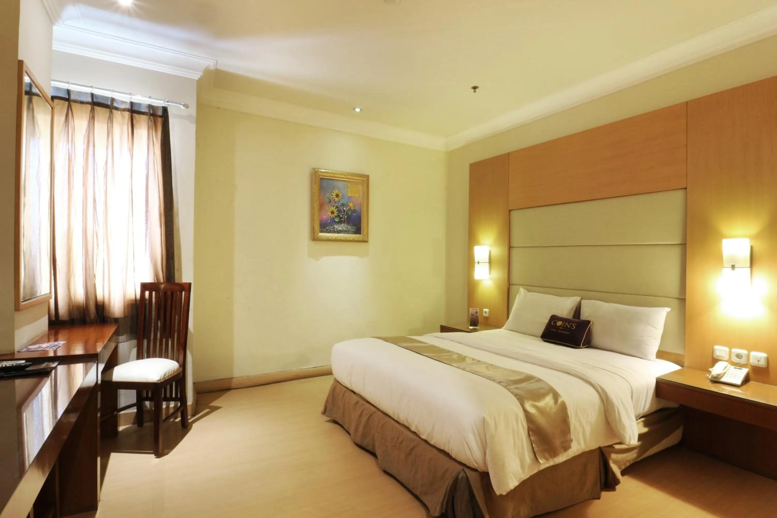 Deluxe Room in Coins Hotel Jakarta