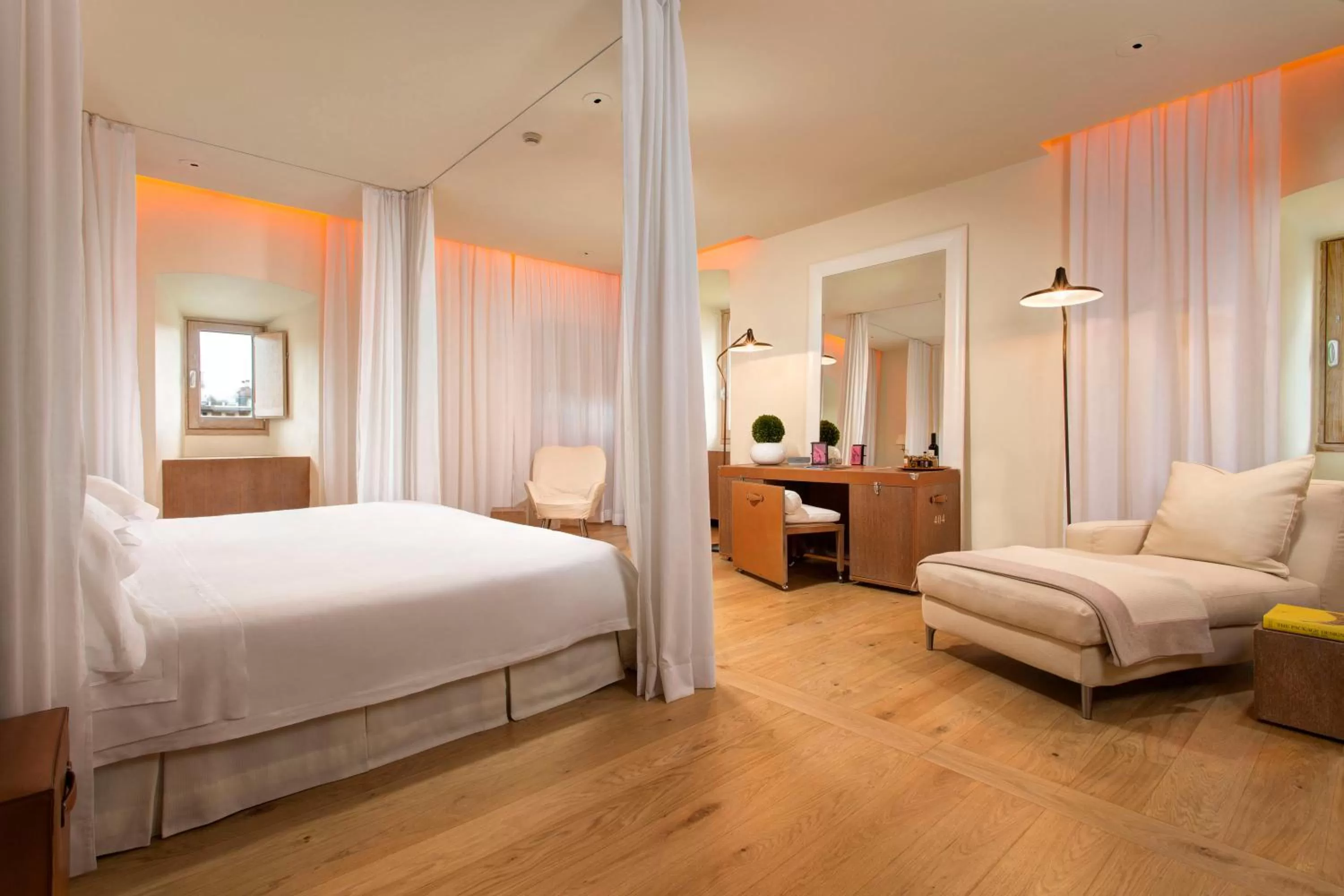 Junior Suite - Arno River View in Hotel Continentale - Lungarno Collection