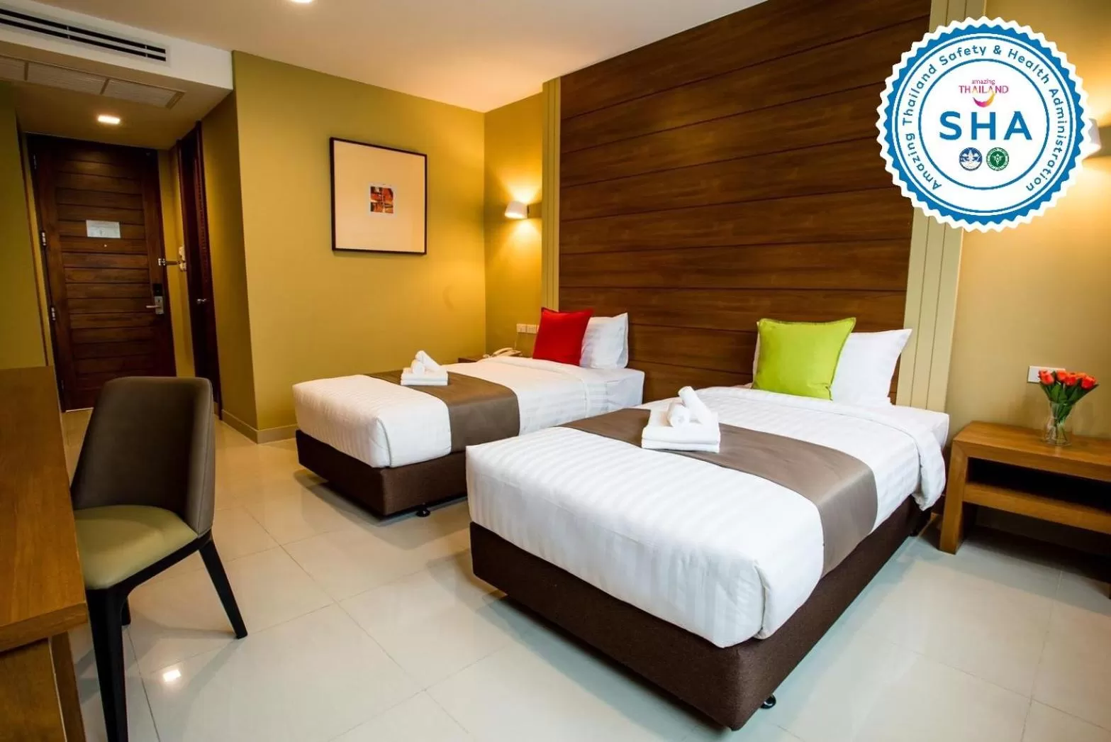 Standard Twin Room in S Bangkok Hotel, Navamin