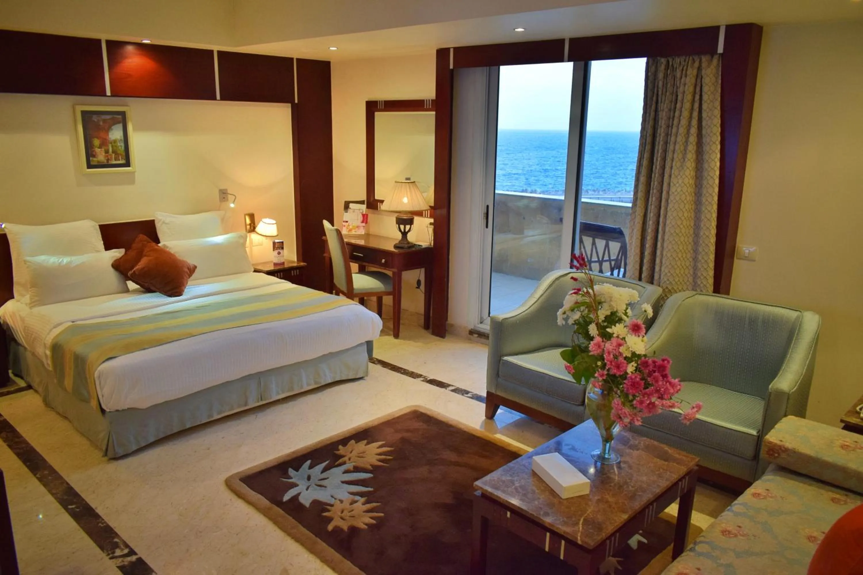 Exclusive Suite Sea View in Romance Alexandria Hotel