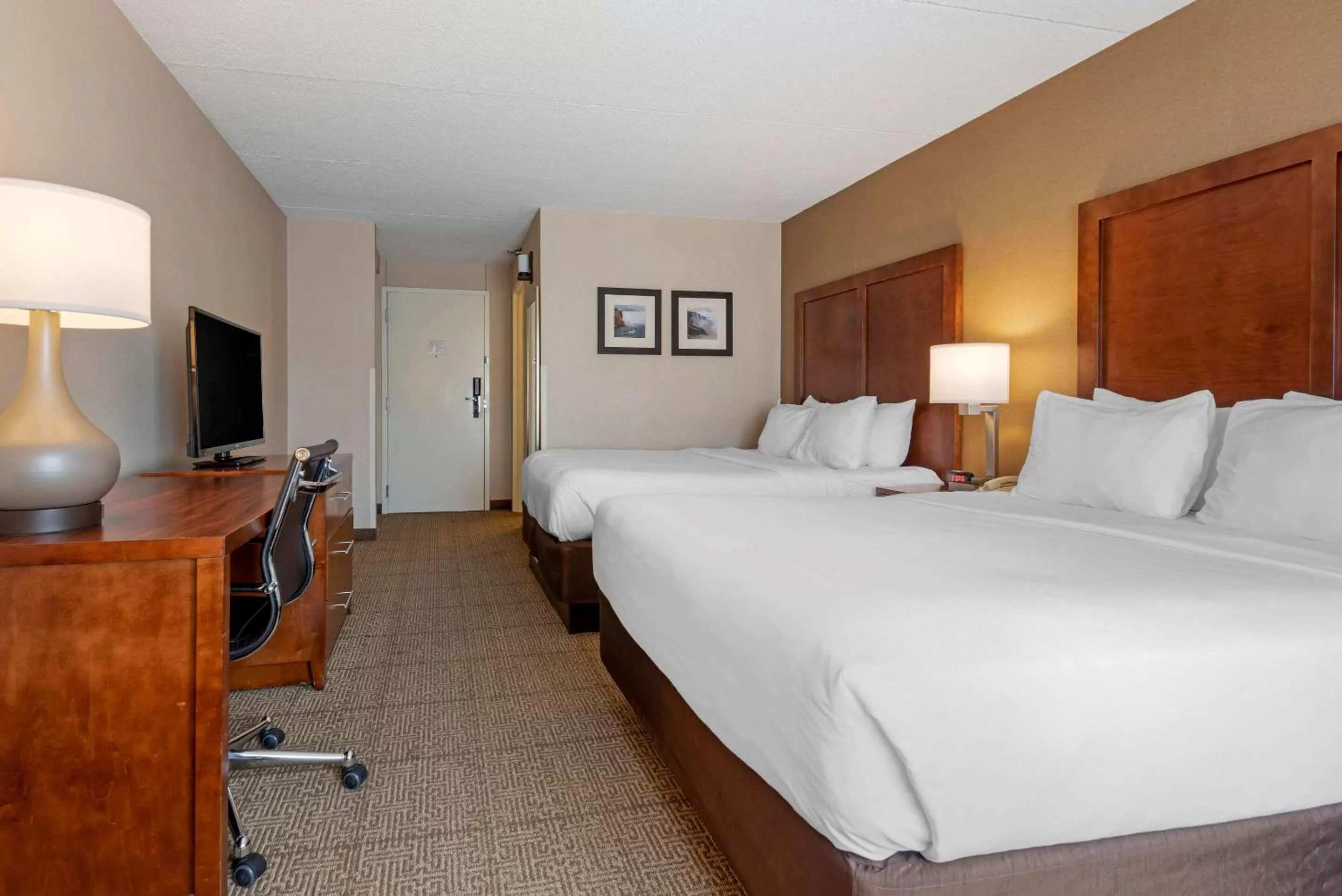 Queen Room with Two Queen Beds - Upper Floor in Comfort Inn The Pointe