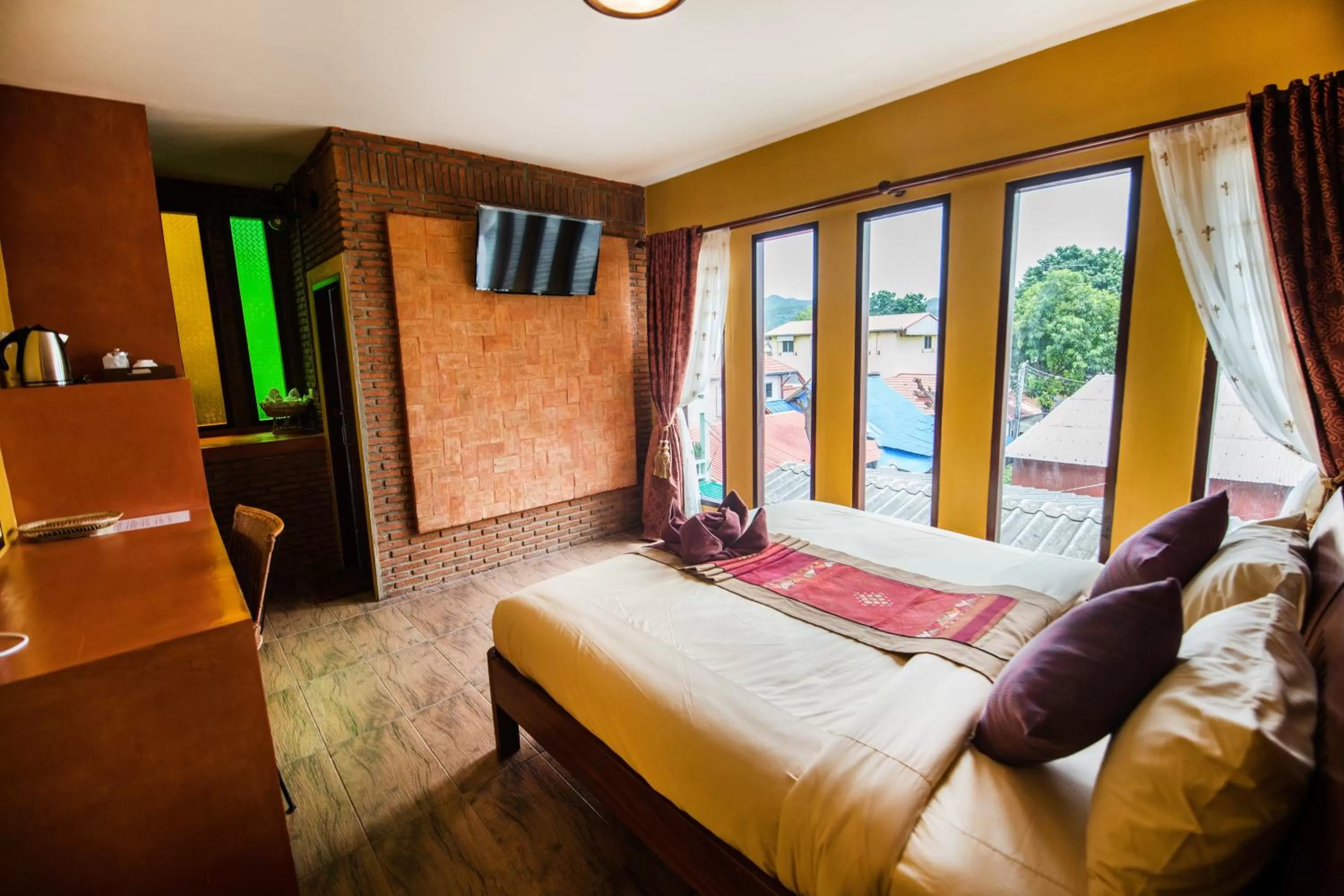 Deluxe Double Room in Pongphen Guesthouse - SHA Plus Certified