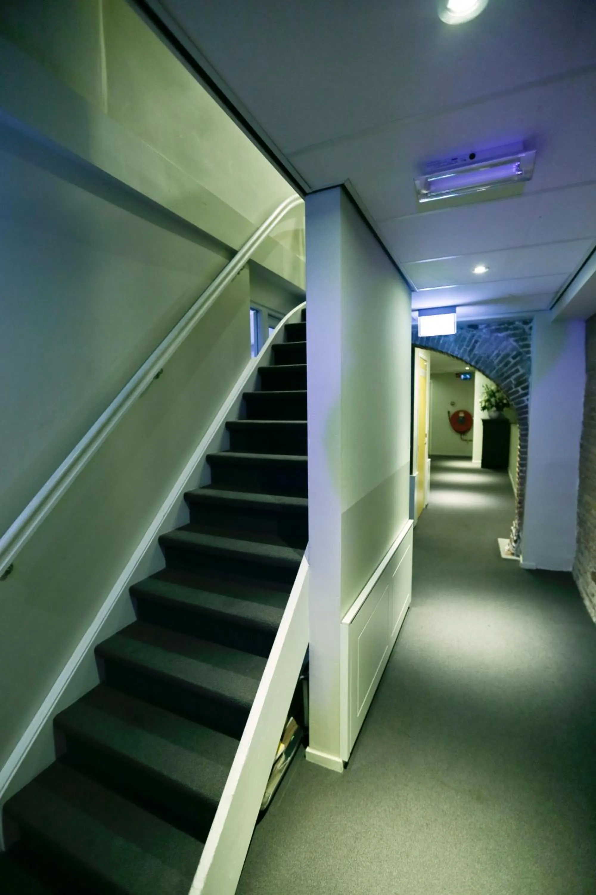 Basement Twin Room in City Hotel Amsterdam