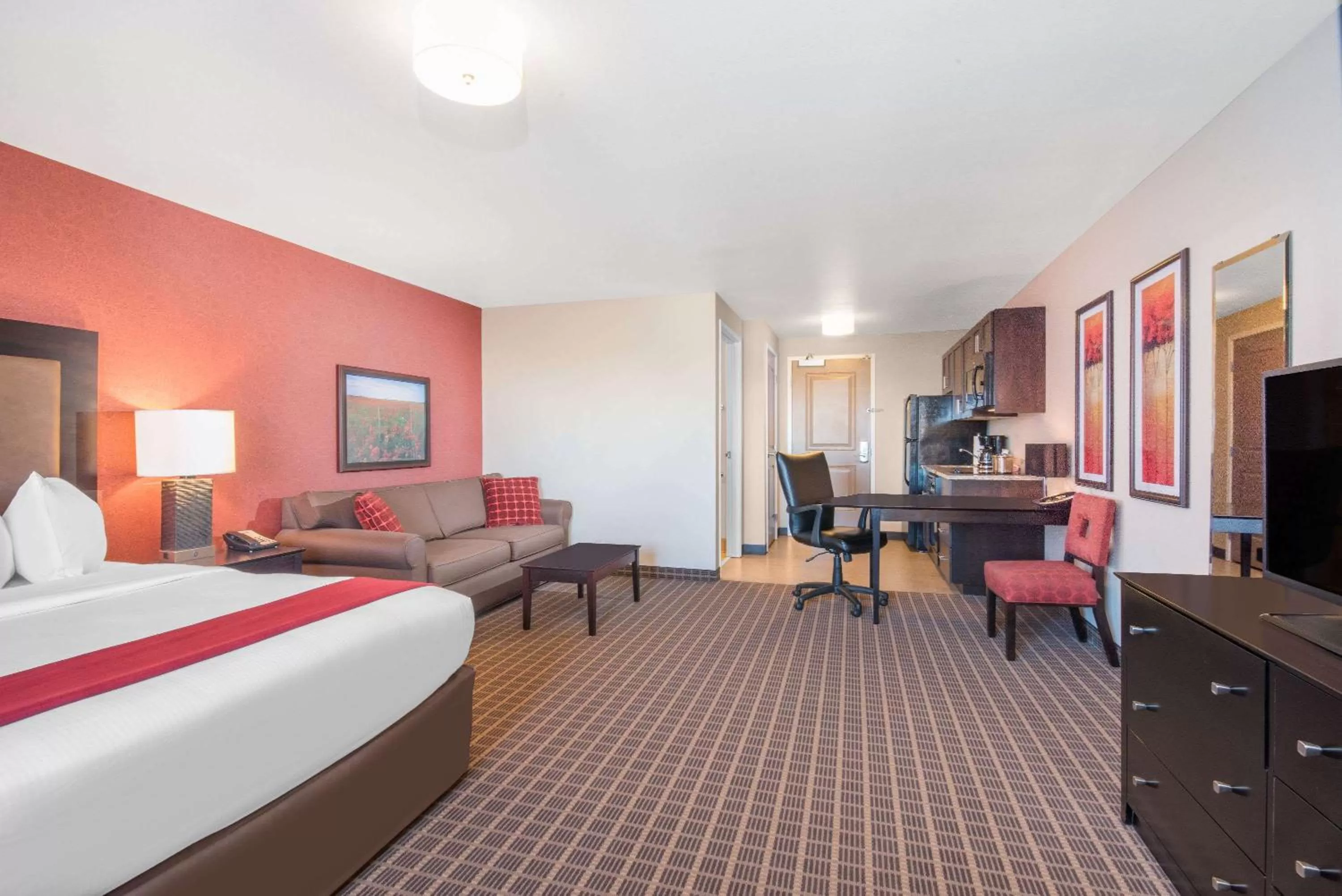 Deluxe King Studio Suite - Mobility Access/Non-Smoking  in Hawthorn Extended Stay by Wyndham Dickinson