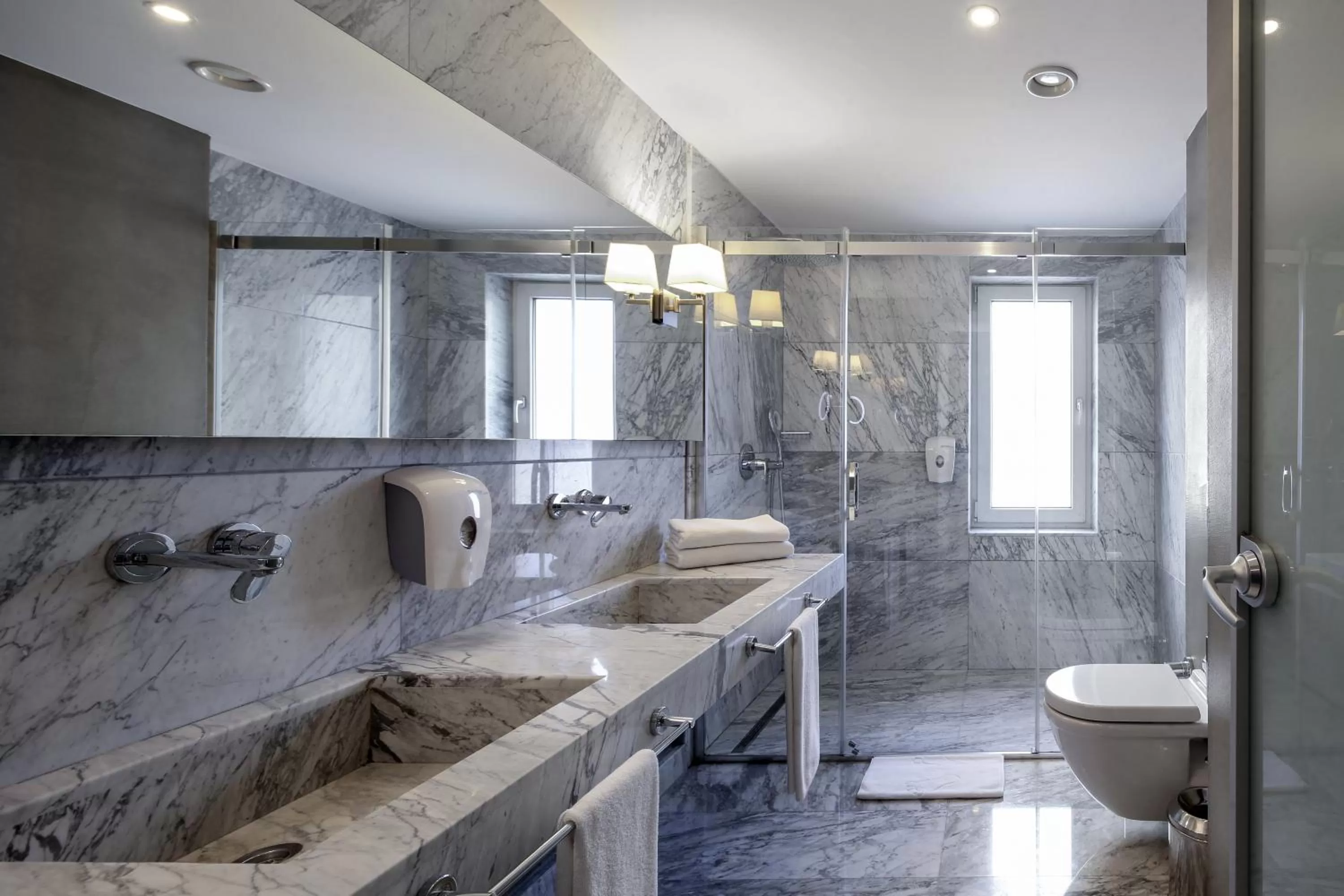 Large Twin Room in The Gate Ataşehir Finance Centre