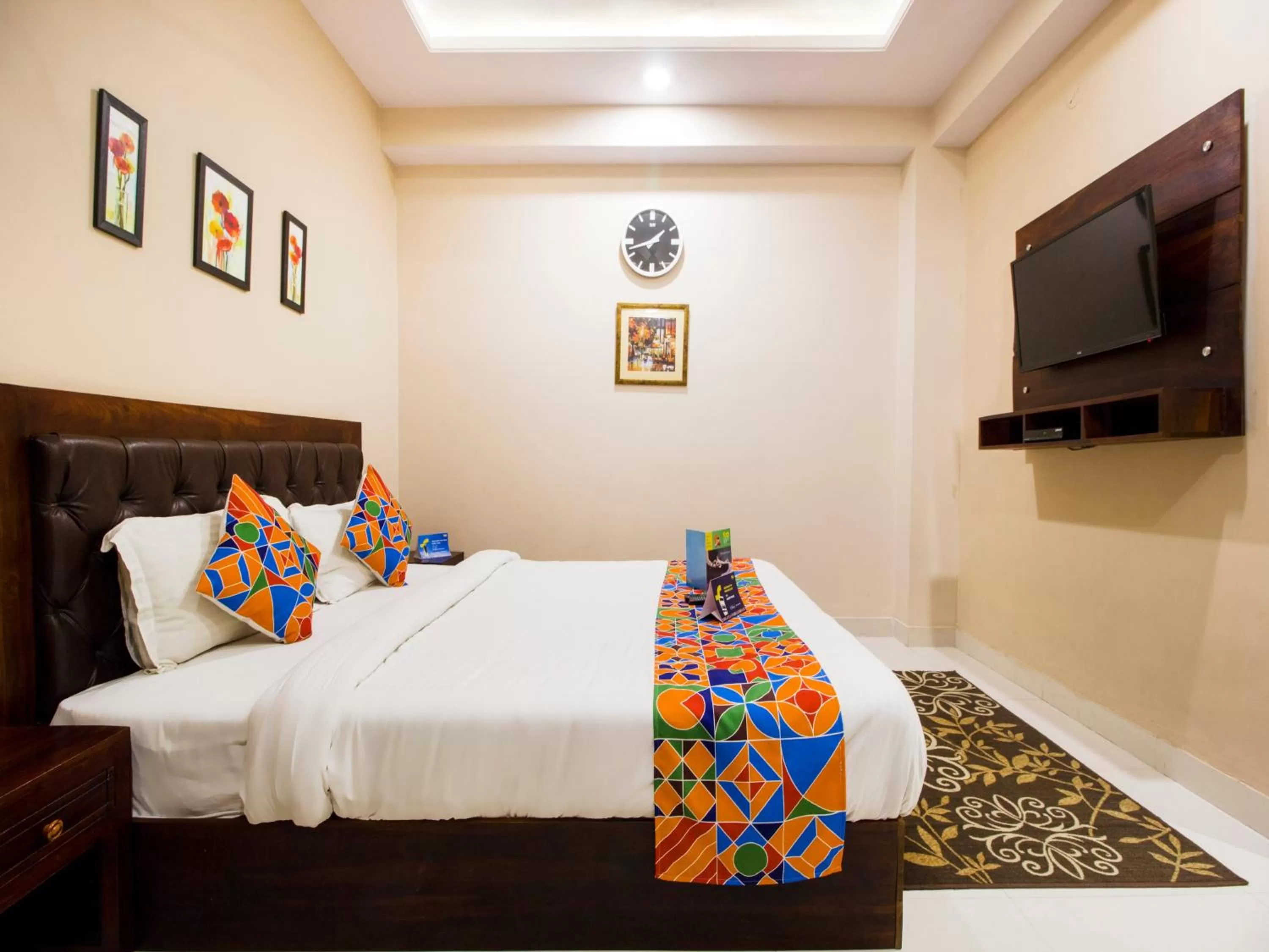 Superior Double Room - single occupancy in FabExpress Travelers Lodge