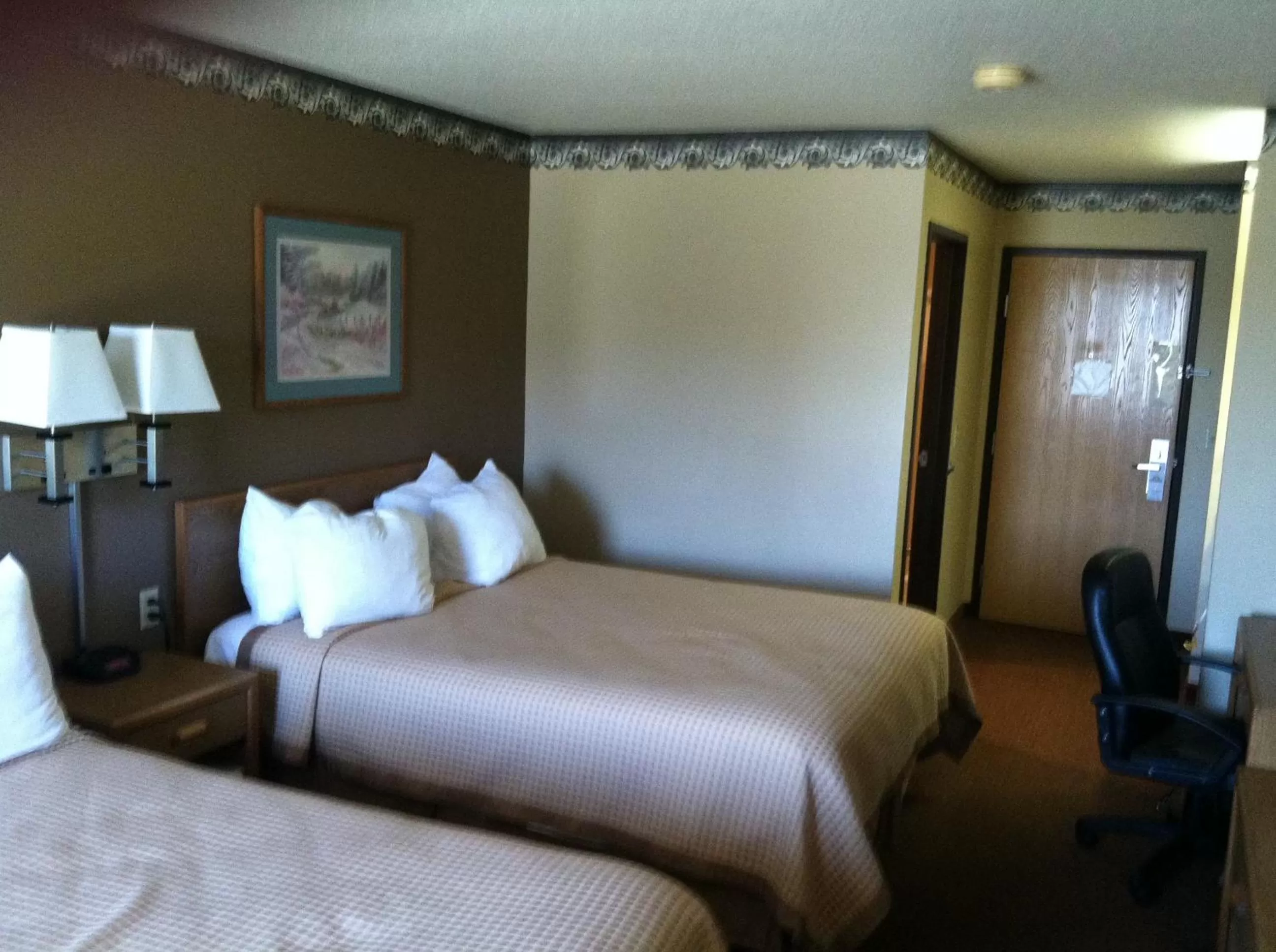 Queen Room with Two Queen Beds - Non-Smoking in Days Inn by Wyndham Worthington