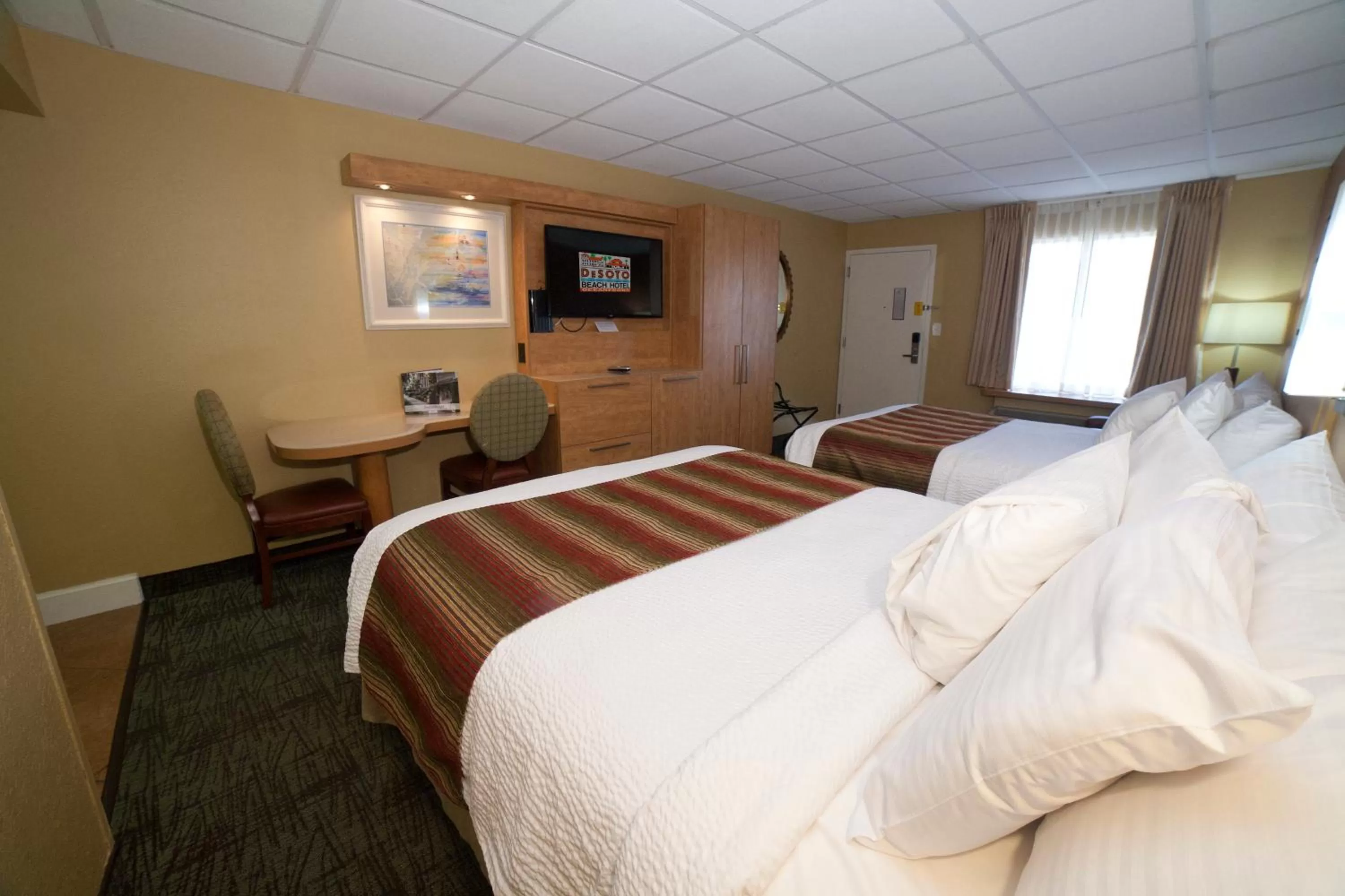 Queen Room with Two Queen Beds in DeSoto Beach Hotel