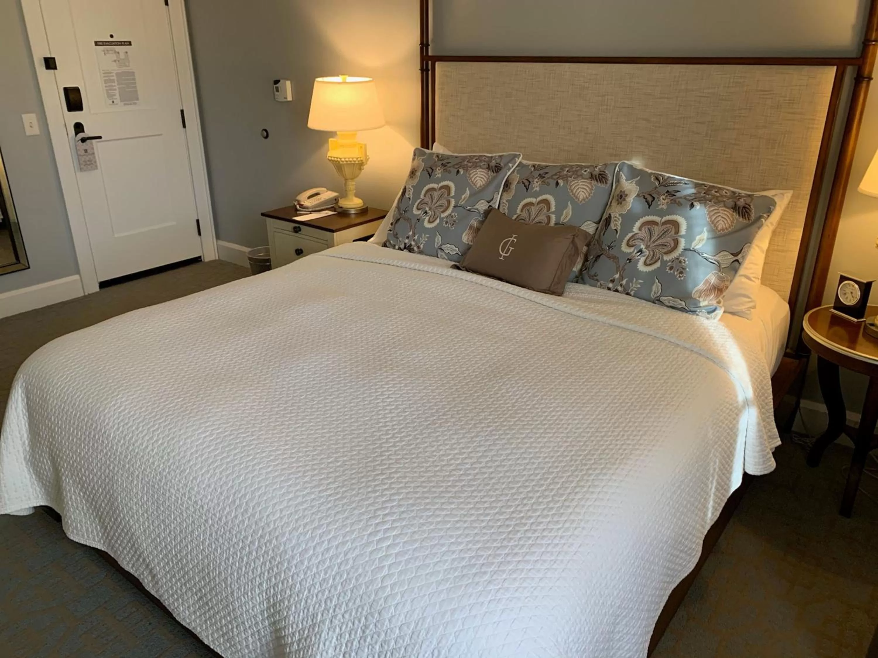 King Room - single occupancy in Granville Inn