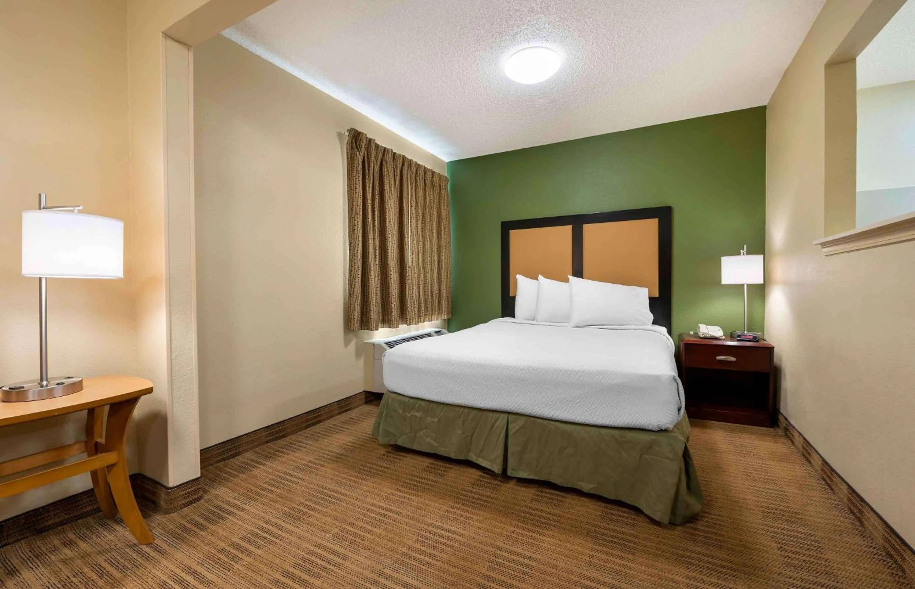 Deluxe Studio with 1 Queen Bed - Non-Smoking in Extended Stay America Suites - Indianapolis - Northwest - College Park