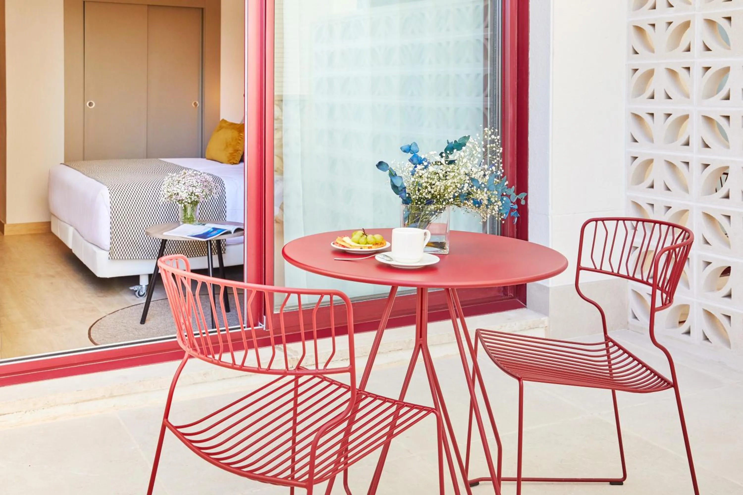 Superior Double or Twin Room with Terrace in Hesperia Sevilla