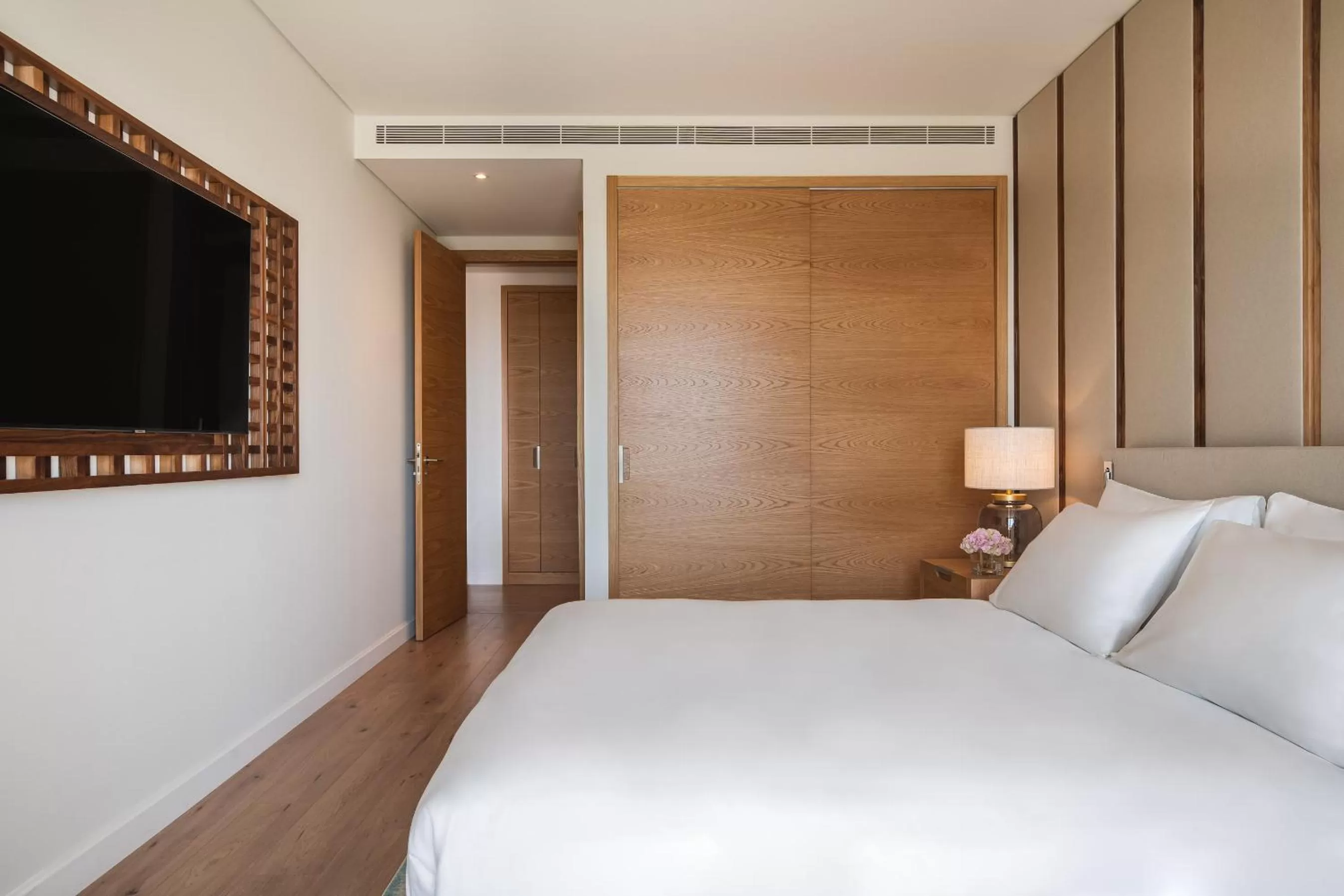 Standard Queen Room with River View in Hyatt Regency Lisbon