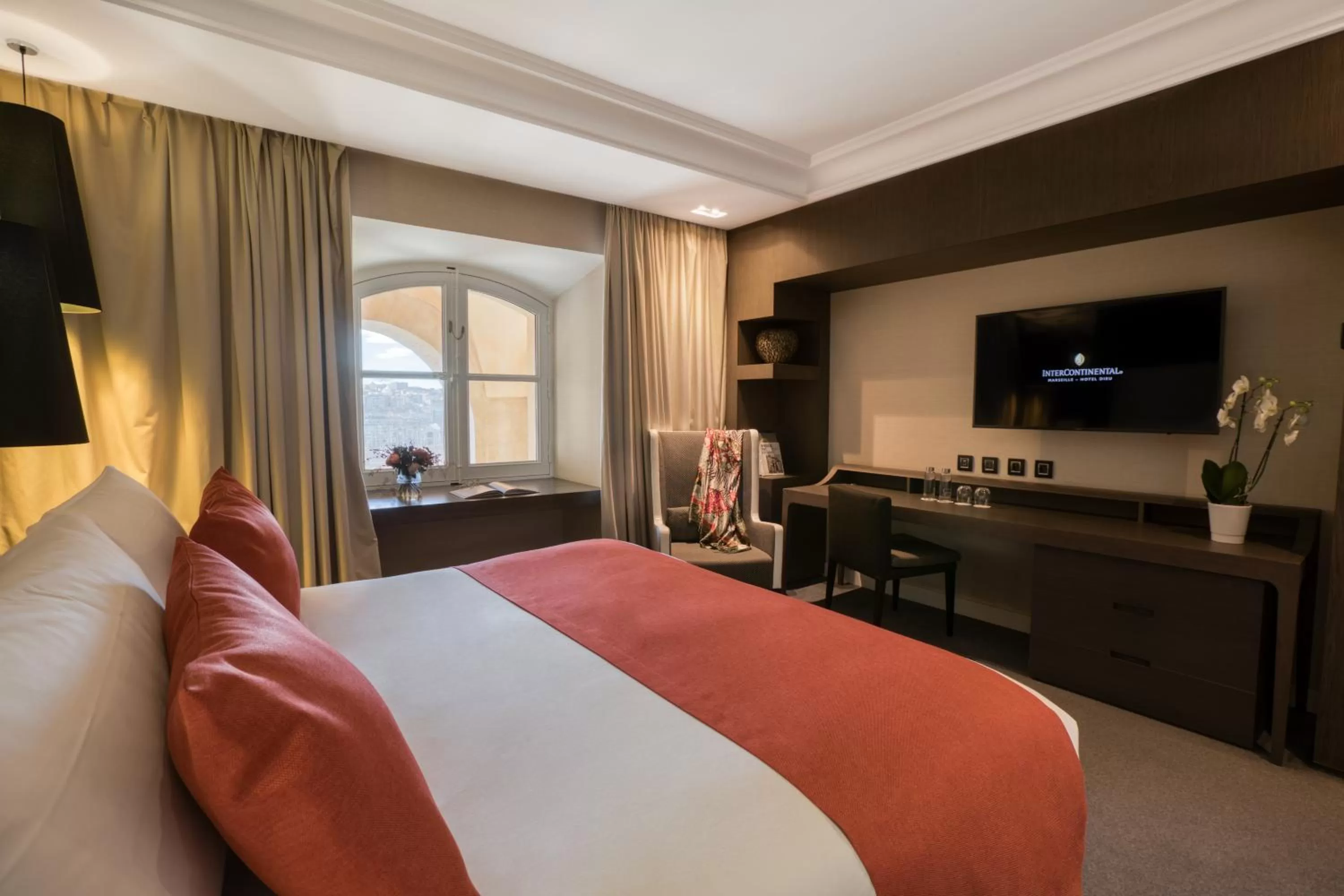 Classic King Room with Church View in InterContinental Marseille - Hotel Dieu by IHG