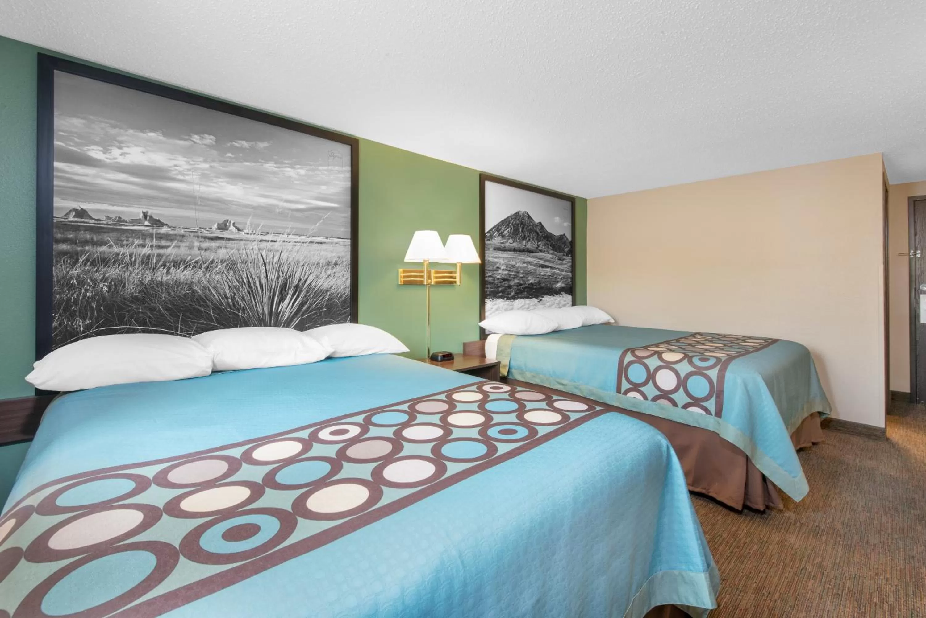 Queen Room with Two Queen Beds - Non-Smoking in Super 8 by Wyndham Pierre SD