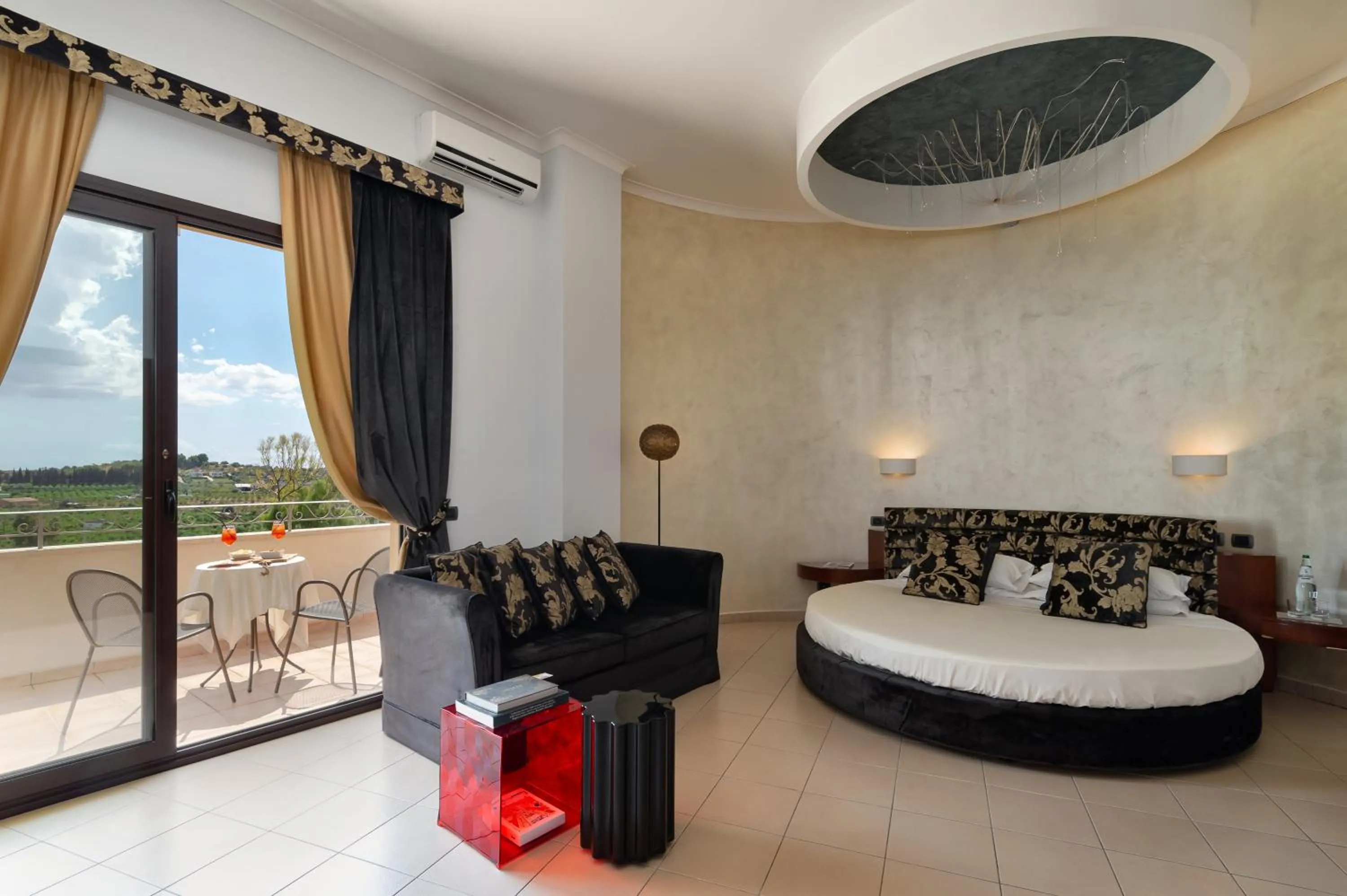 Junior Suite in Grand Hotel Sofia