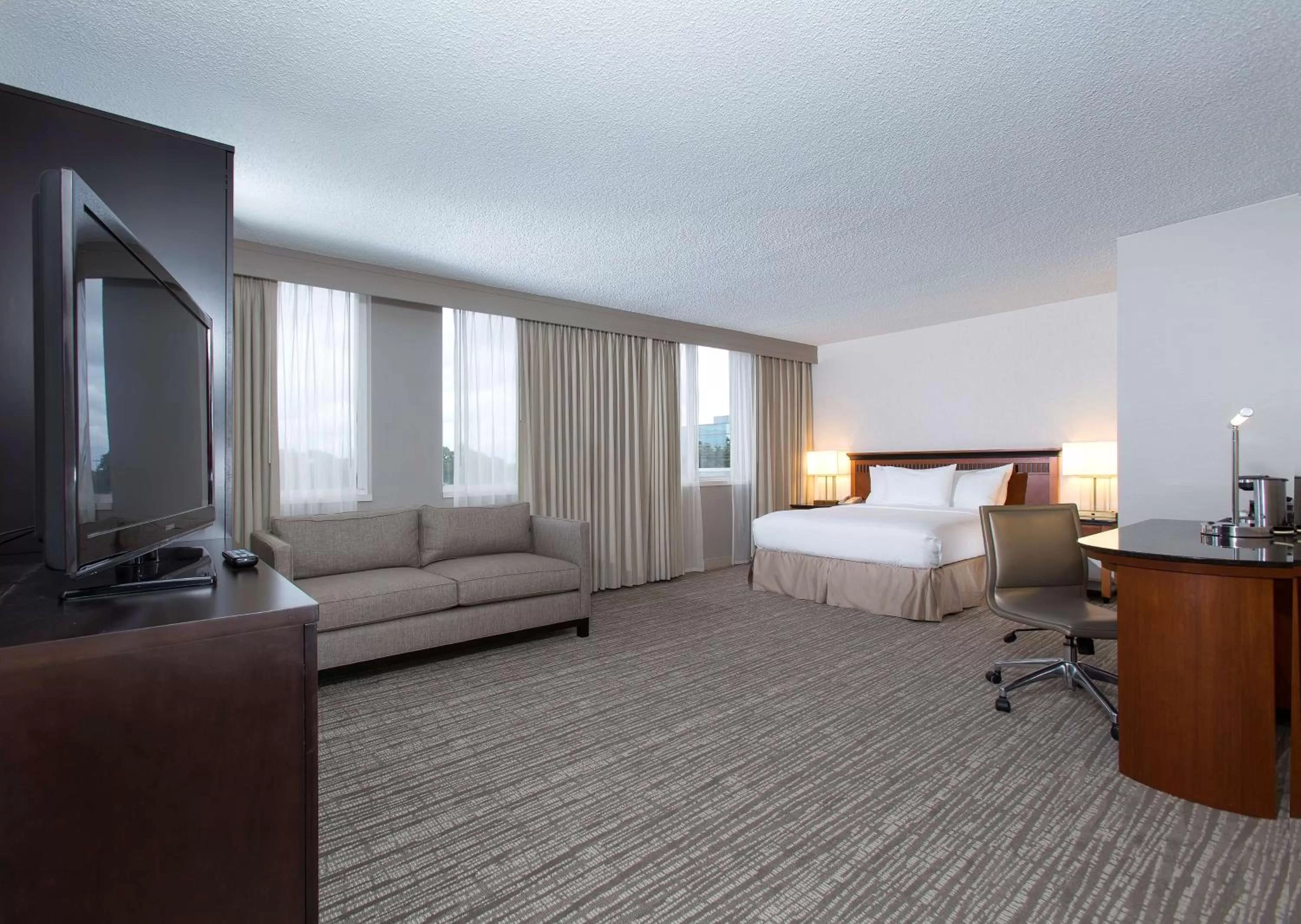 Junior Suite with Queen Bed - Accessible  in DoubleTree by Hilton Hotel Deerfield Beach Boca Raton