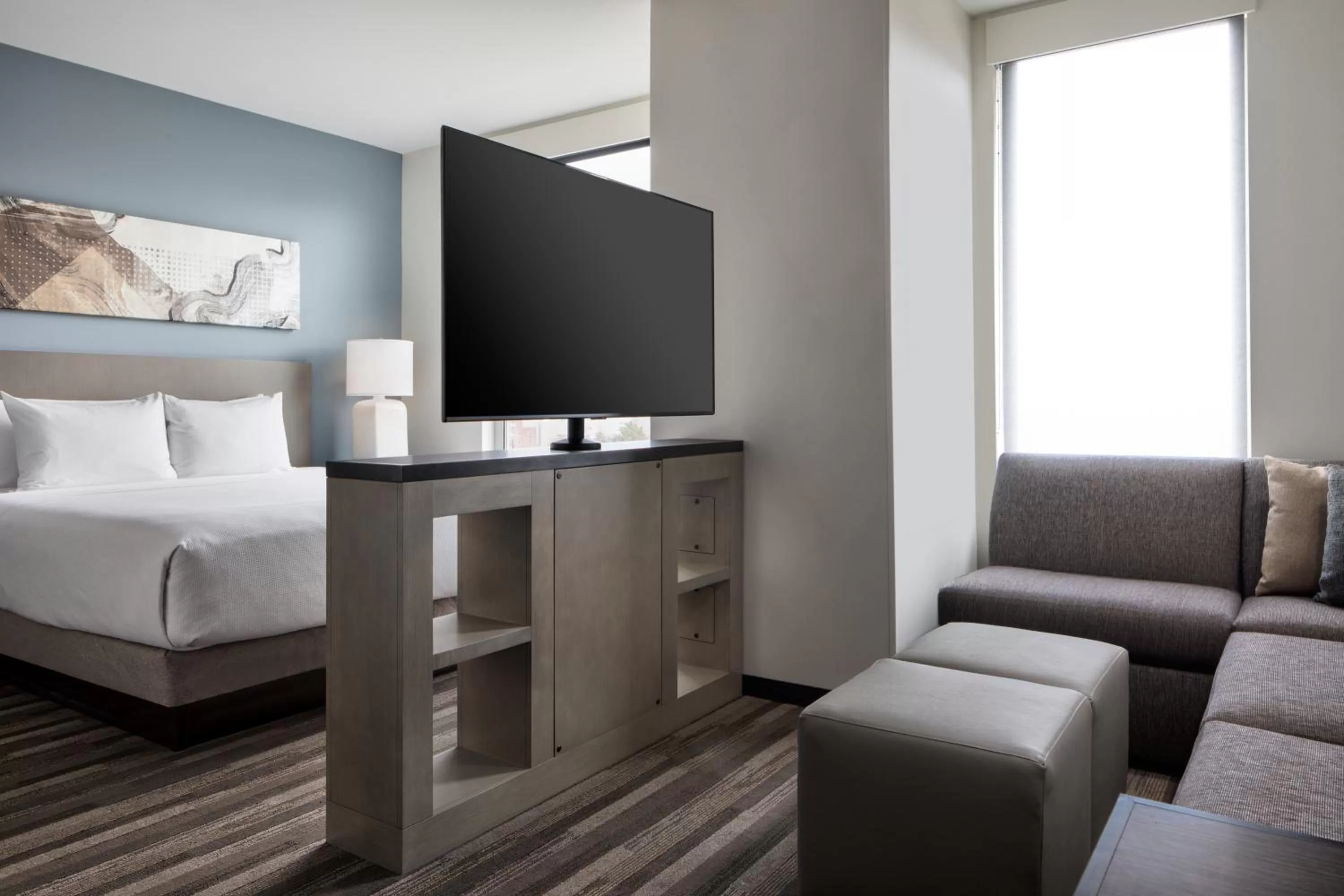 King Studio Suite with Sofa Bed and Roll-In Shower - Disability Access in Hyatt House Denver Aurora Anschutz Medical Campus