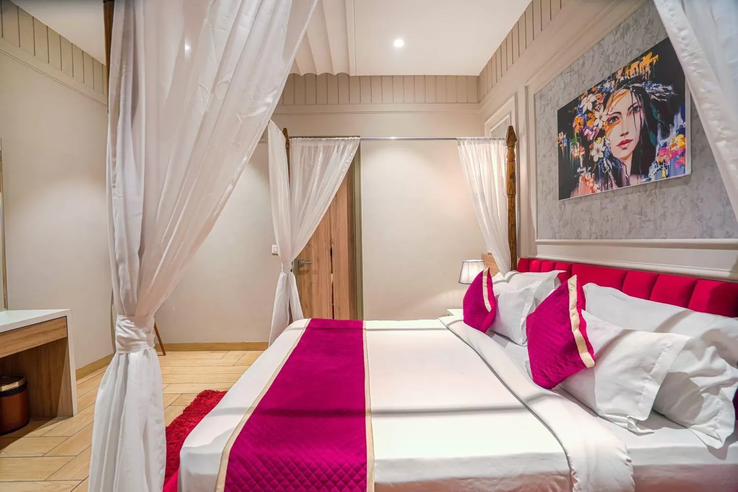 Superior King Room in Greenwood Villa By Levelup