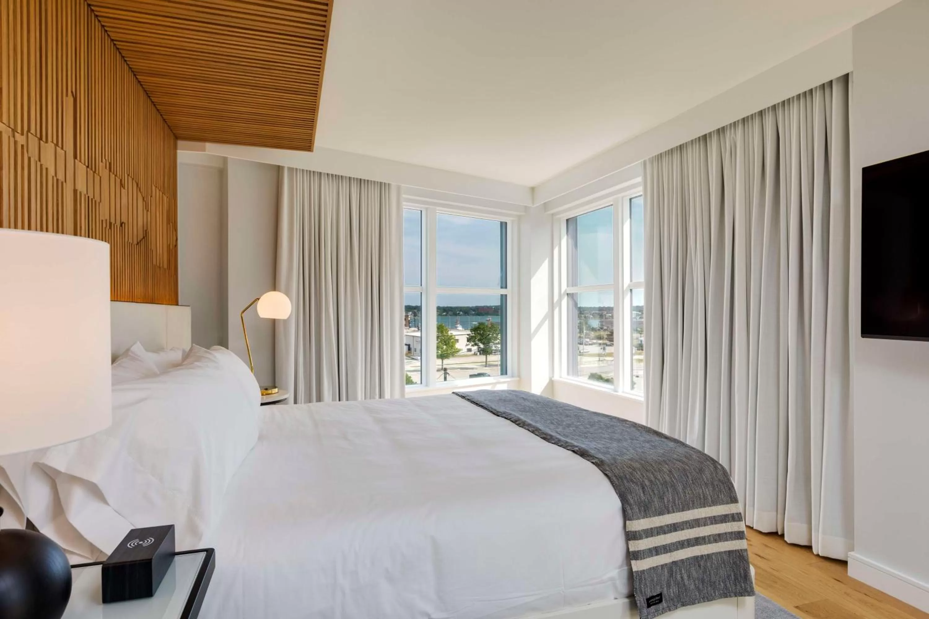 Presidential King Suite with Waterfront View in Canopy By Hilton Portland Waterfront