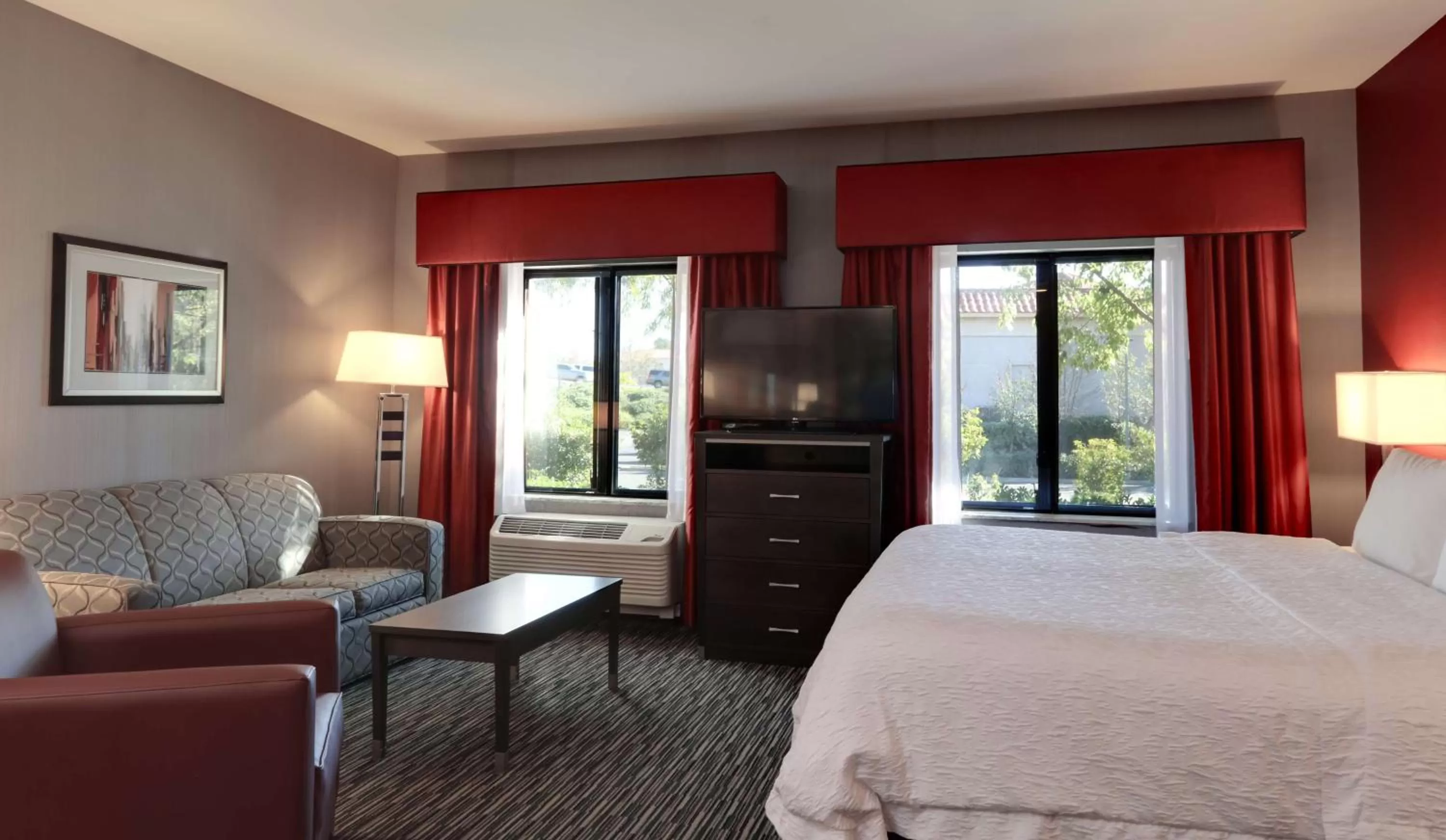 King Studio Suite with Whirlpool in Hampton Inn & Suites Temecula