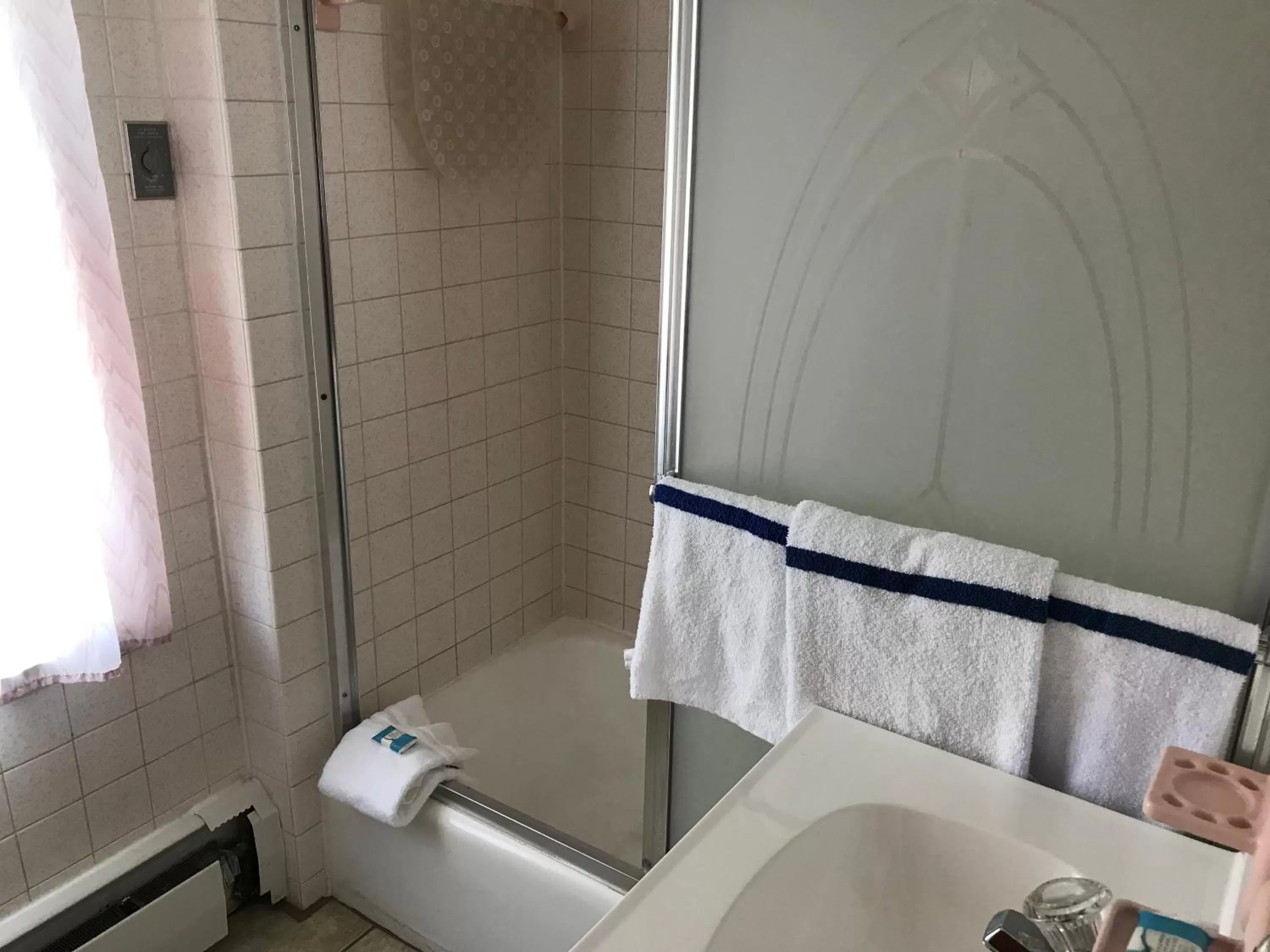 Two-Bedroom Suite in Simmons Motel and Suites