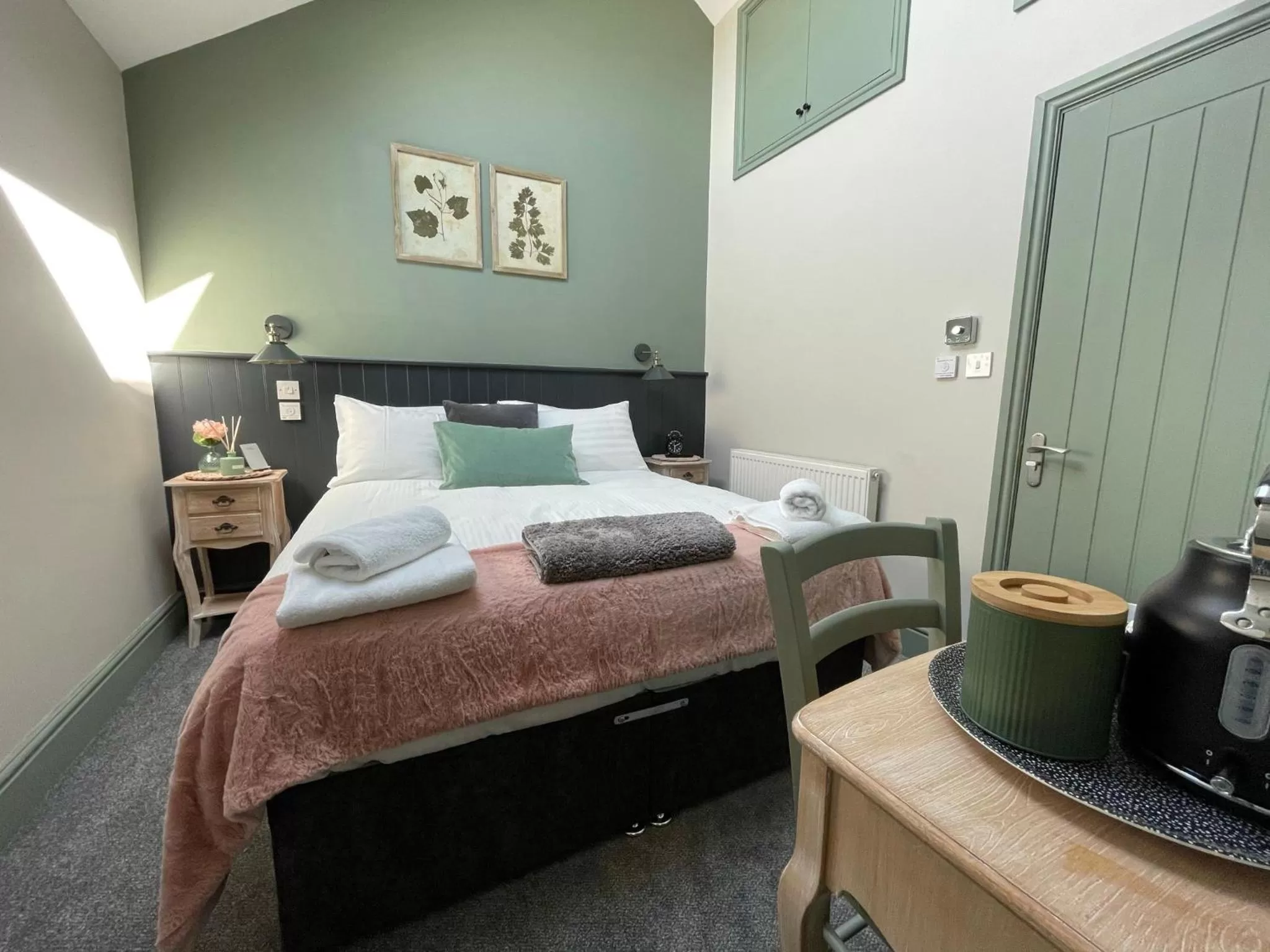 Double or Twin Room with Shower in The Windmill Inn