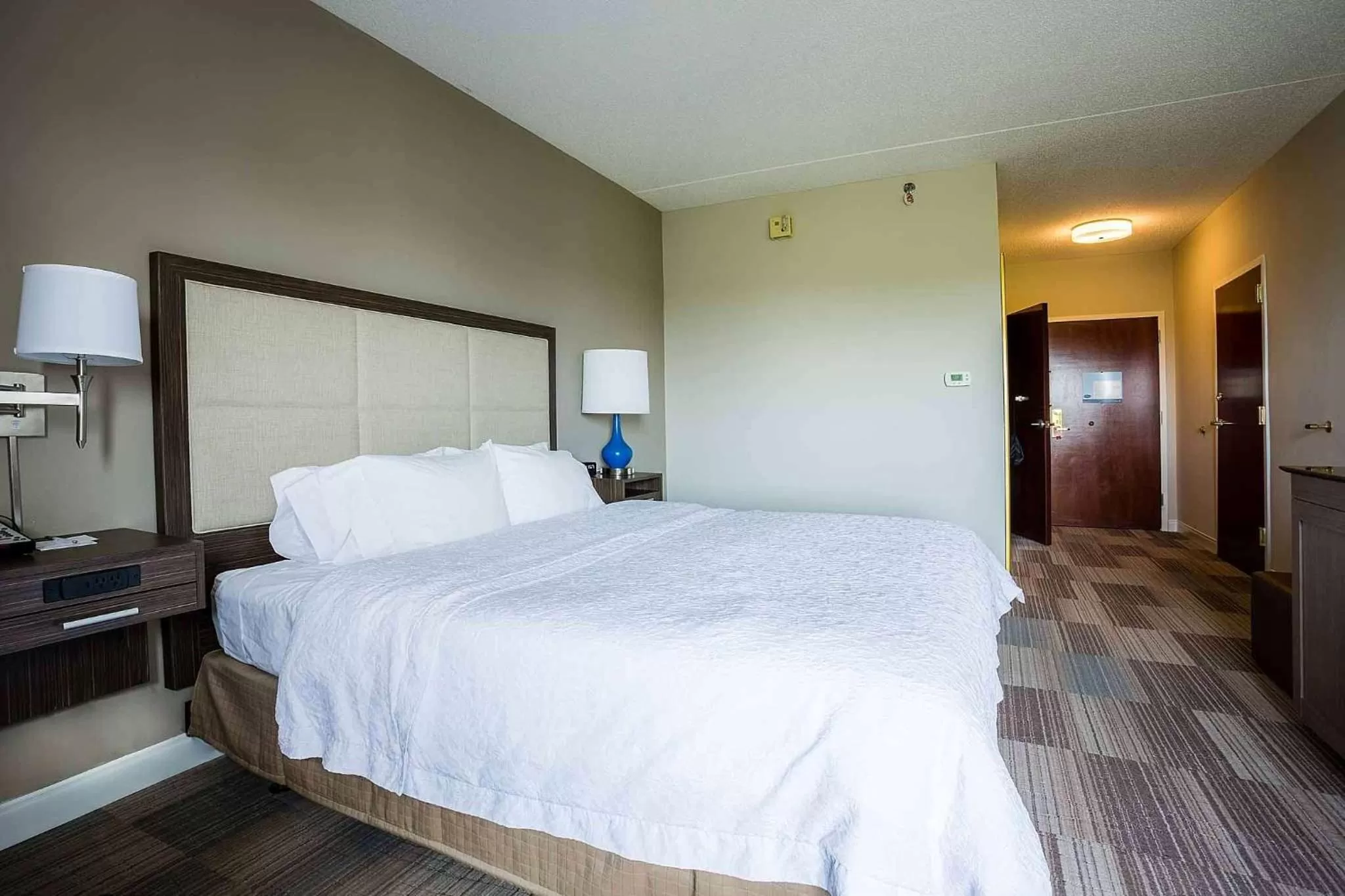 King Room - Mobility Access/Non-Smoking in Hampton Inn Somerset