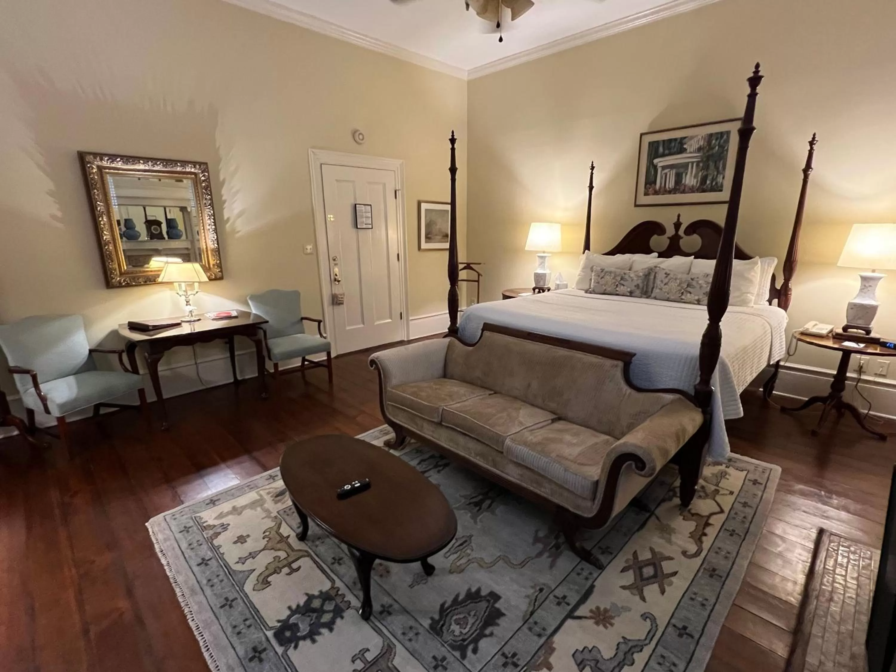 Superior King Room in 1842 Inn