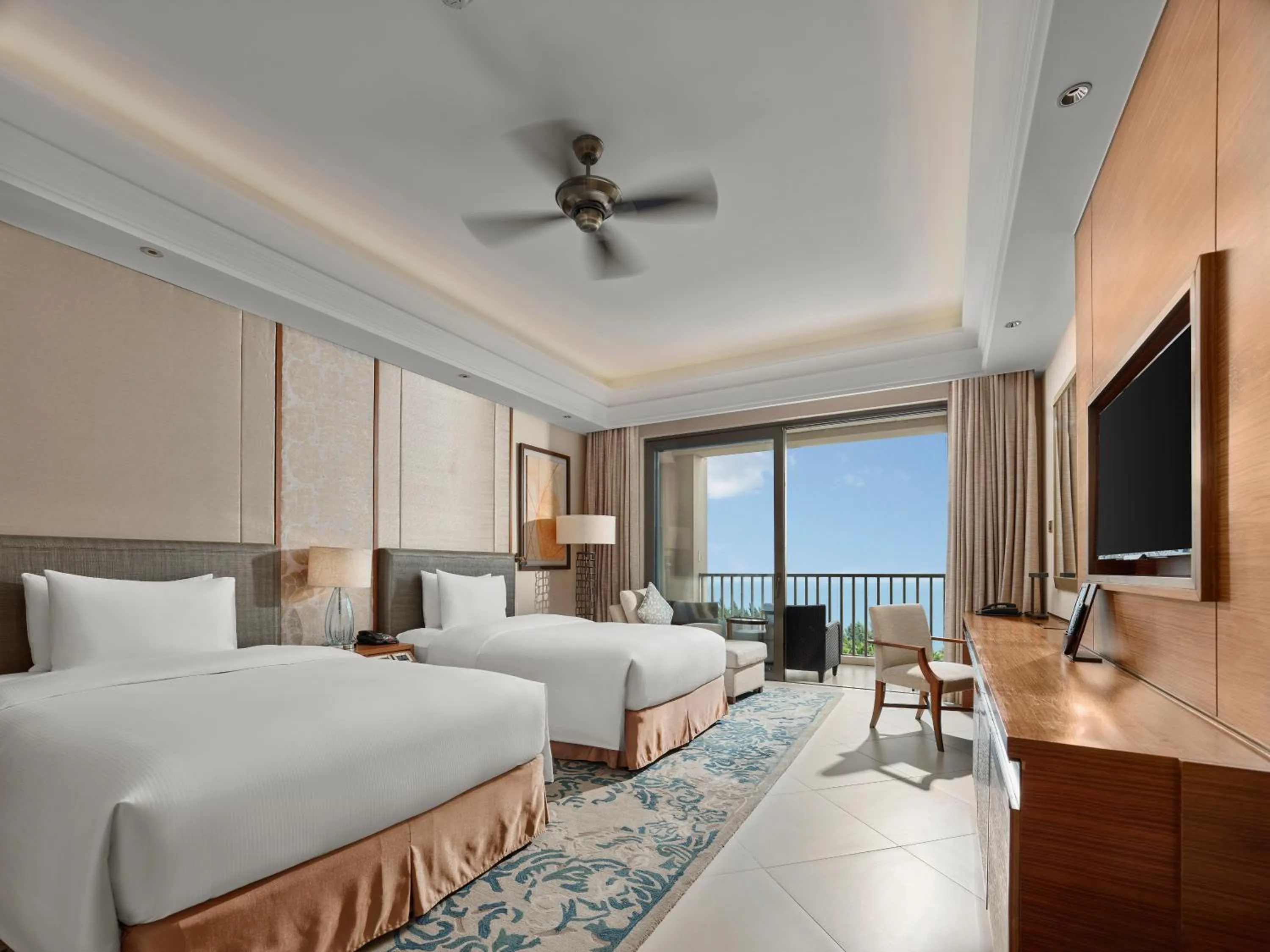 Deluxe Twin Room with Sea View in Hilton Haikou Meilan