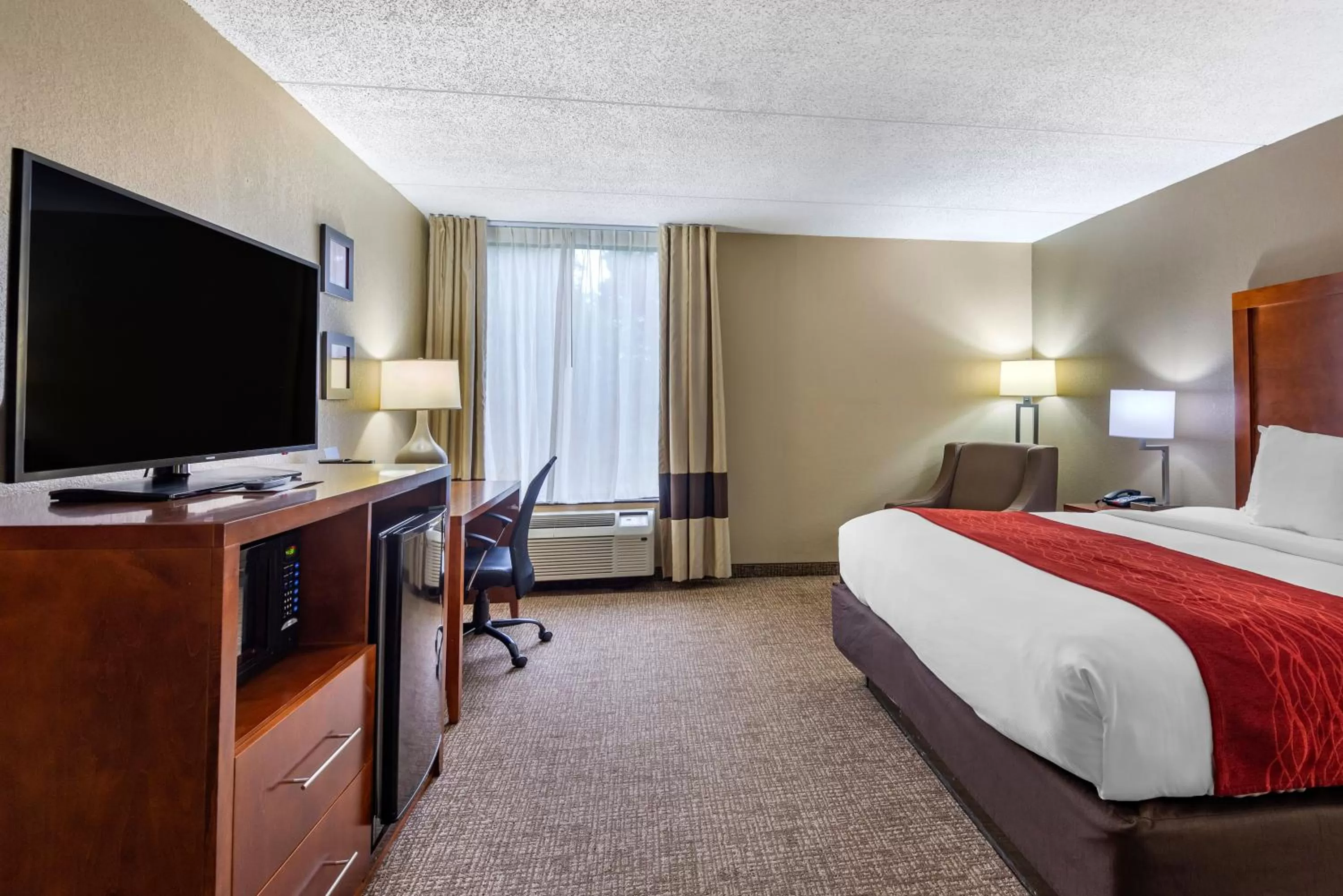 King Room - Accessible/Non-Smoking in Comfort Inn Matthews / Charlotte