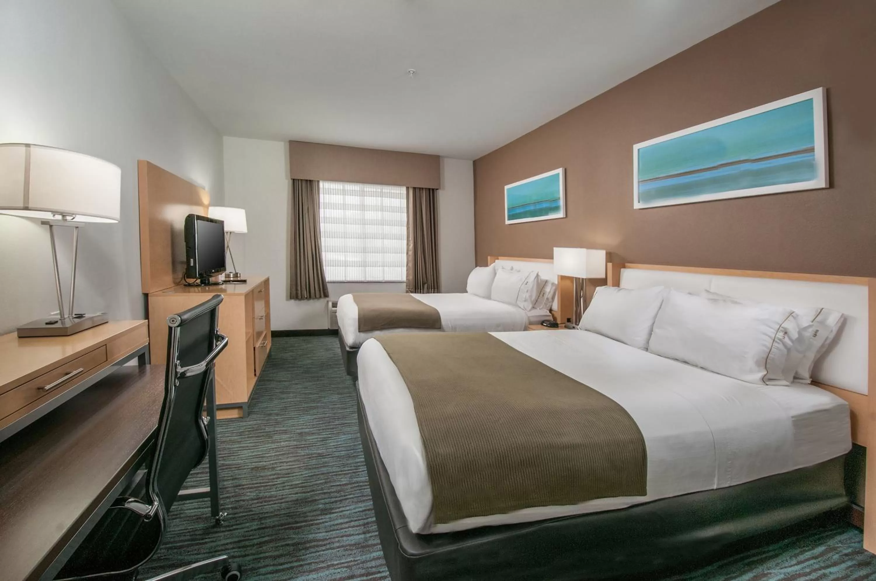 One-Bedroom Suite with Two Queen Beds in Holiday Inn Express Hotel & Suites San Antonio - Rivercenter Area by IHG