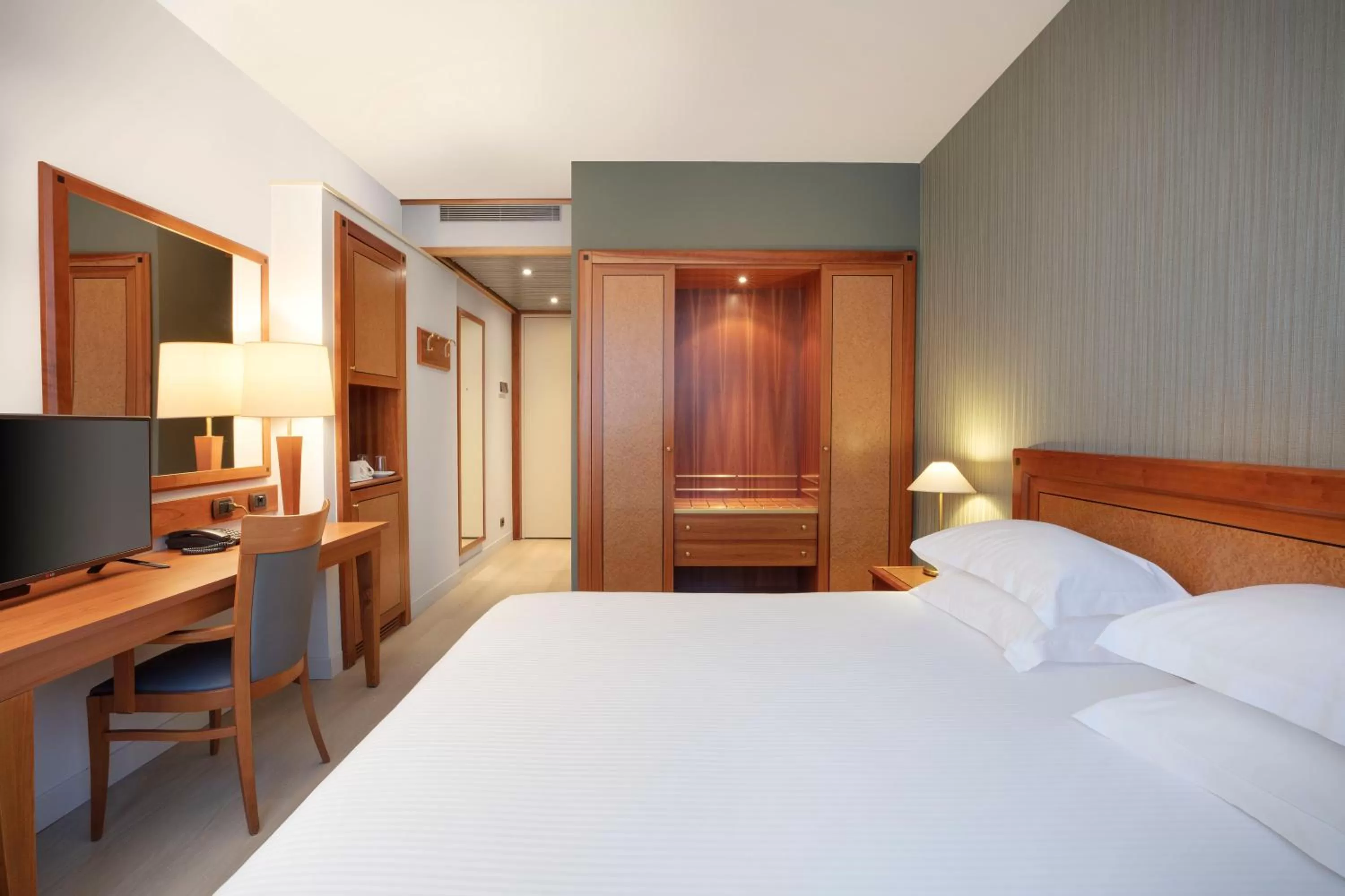 Standard King Room in Crowne Plaza Milan Linate by IHG