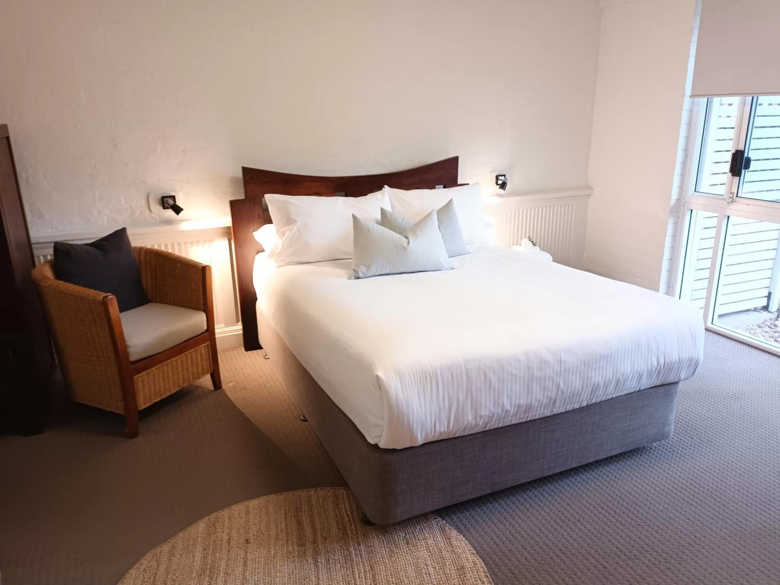 Queen Room - Ground Floor - Non Waterfront in Bay Breeze Boutique Accommodation