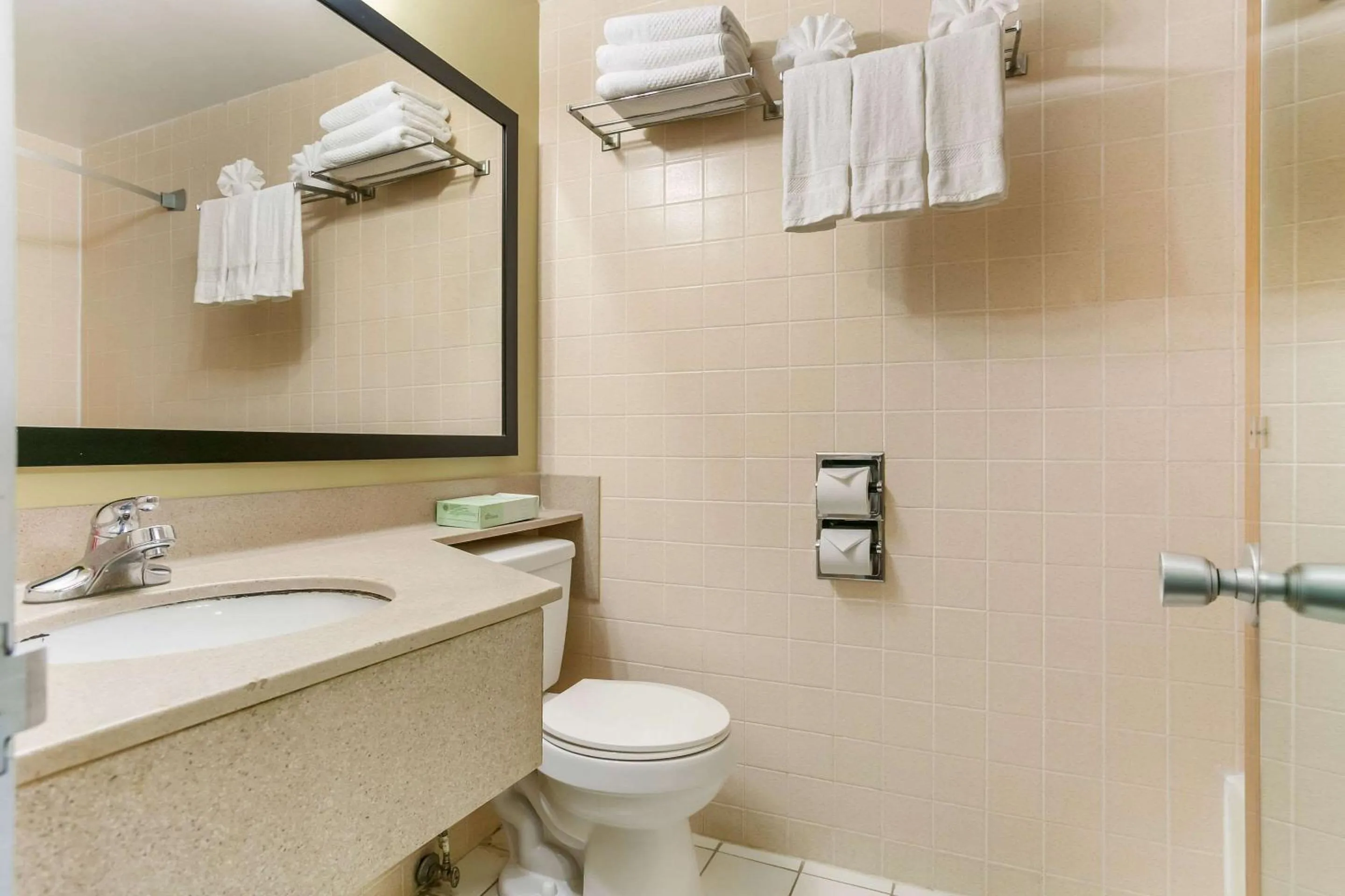Queen Room with Two Queen Beds - Non-Smoking in Inn at York