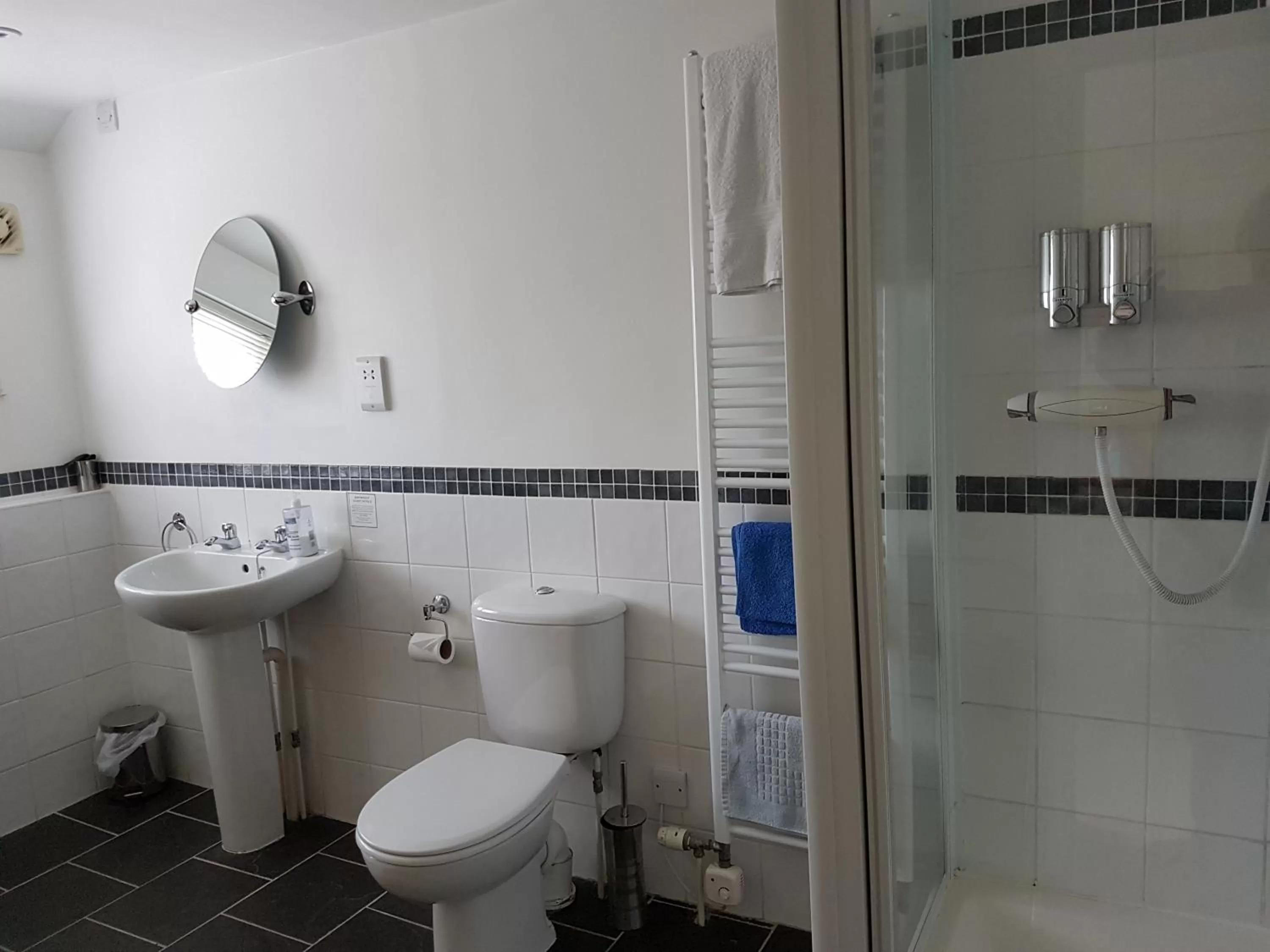 Standard Twin Room in The Brambles B&B