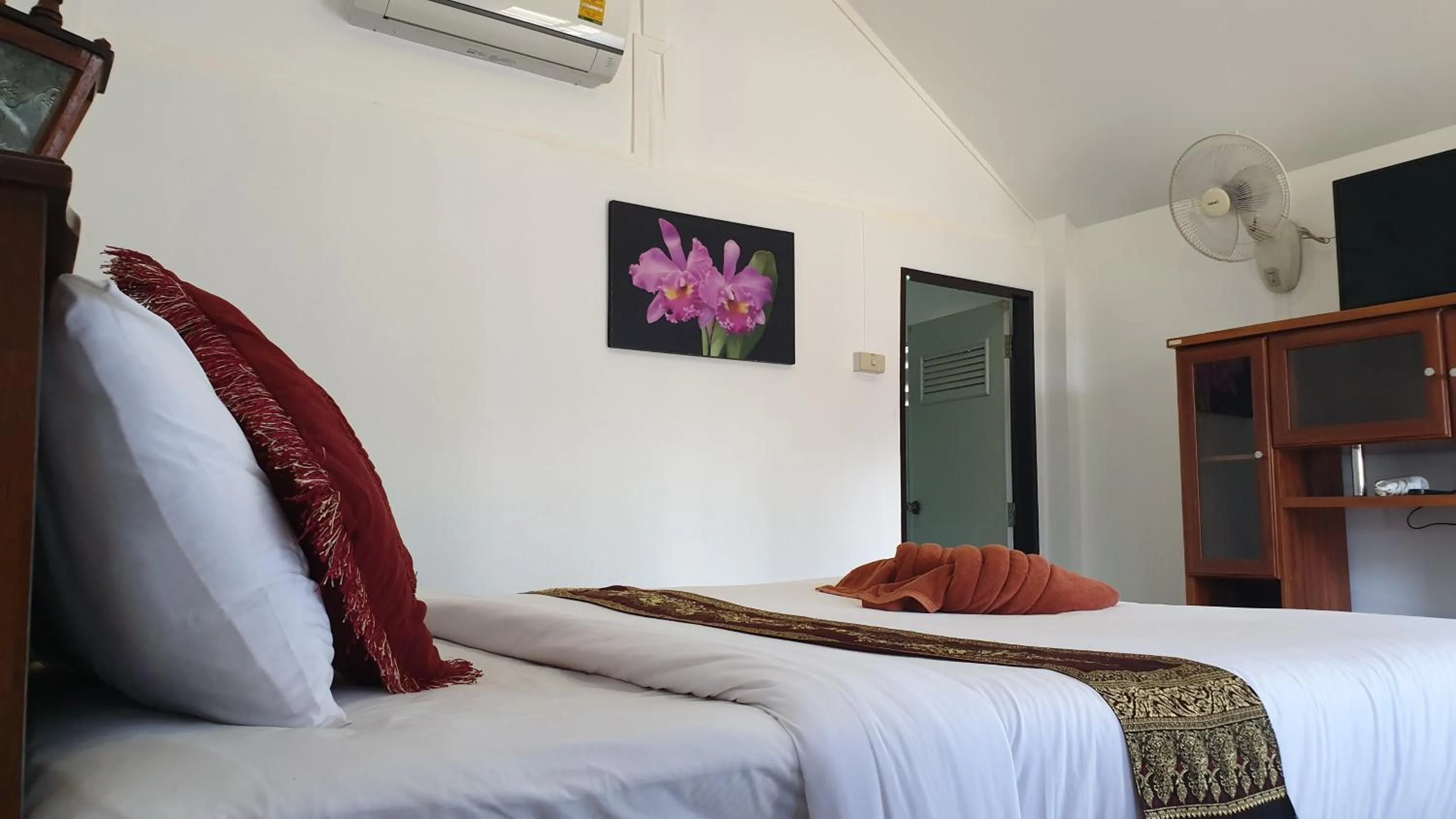 Small Single Room in Lanta Family resort