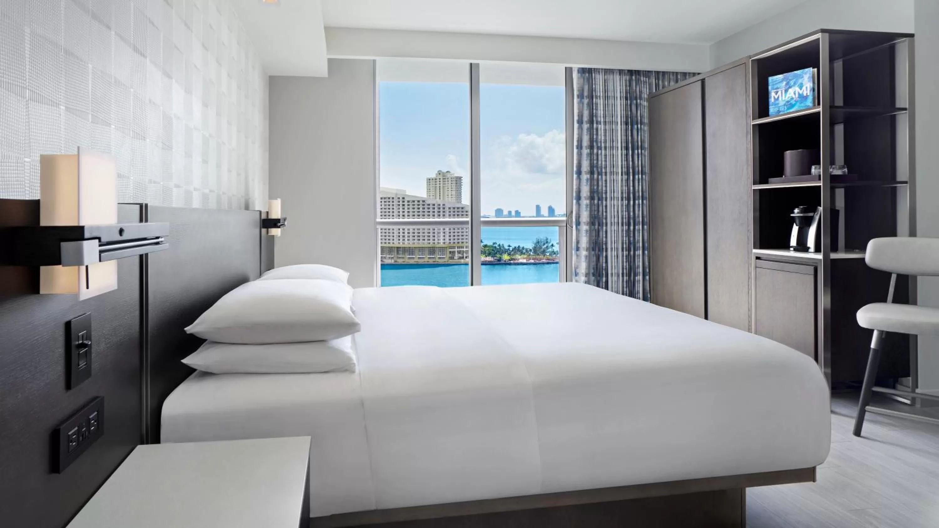 King Room with Balcony and Bay View in Hyatt Centric Brickell Miami