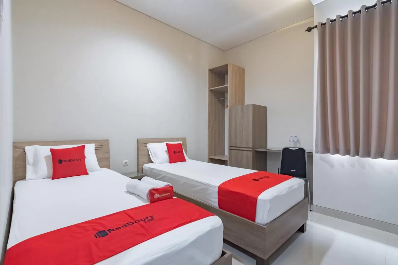 Twin Room in RedDoorz Plus @ Cirebon City Center